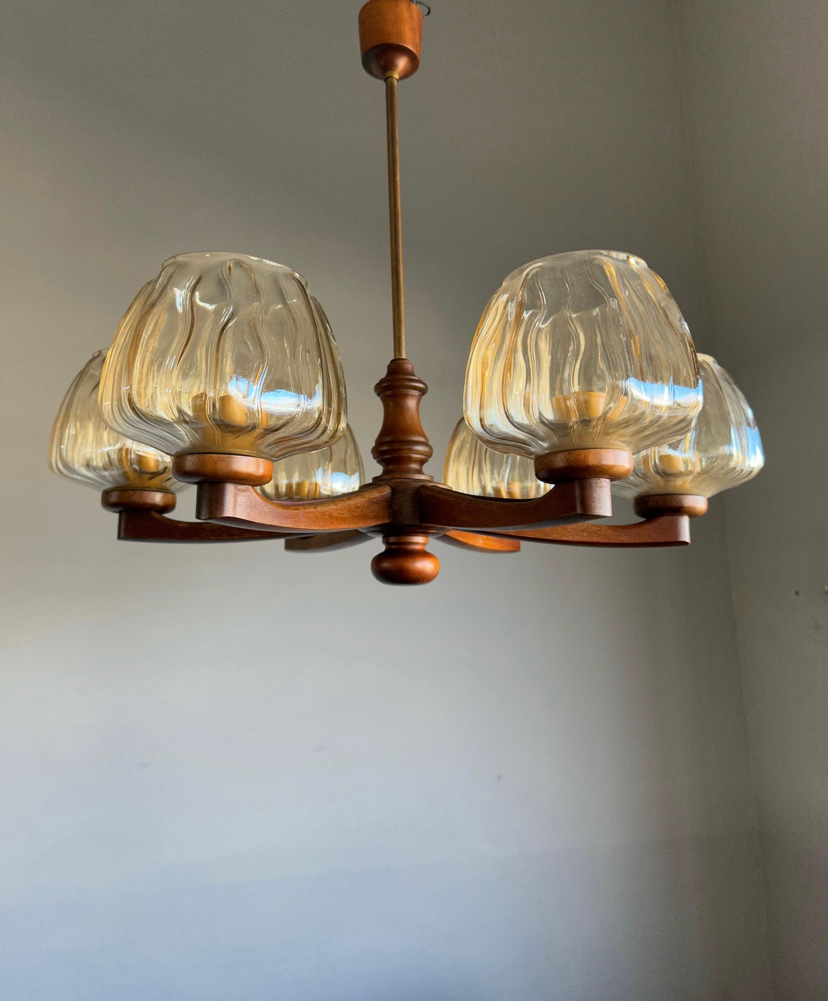 Sophisticated Mid-Century Modern 6 Light Chandelier with Art Glass Shades 1960s In Good Condition For Sale In Lisse, NL
