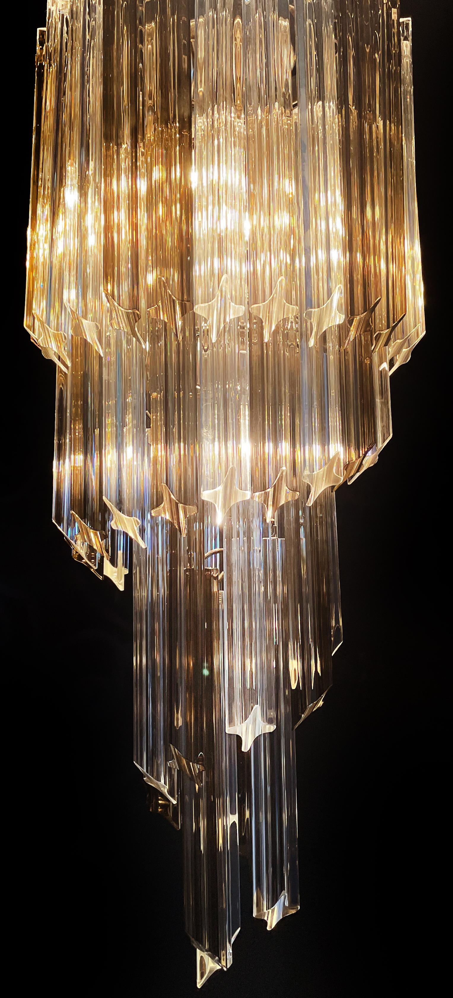 Raffinierter Murano-Kronleuchter - 54 Quadriedri-Prismen transparent und geräuchert (Moderne der Mitte des Jahrhunderts) im Angebot