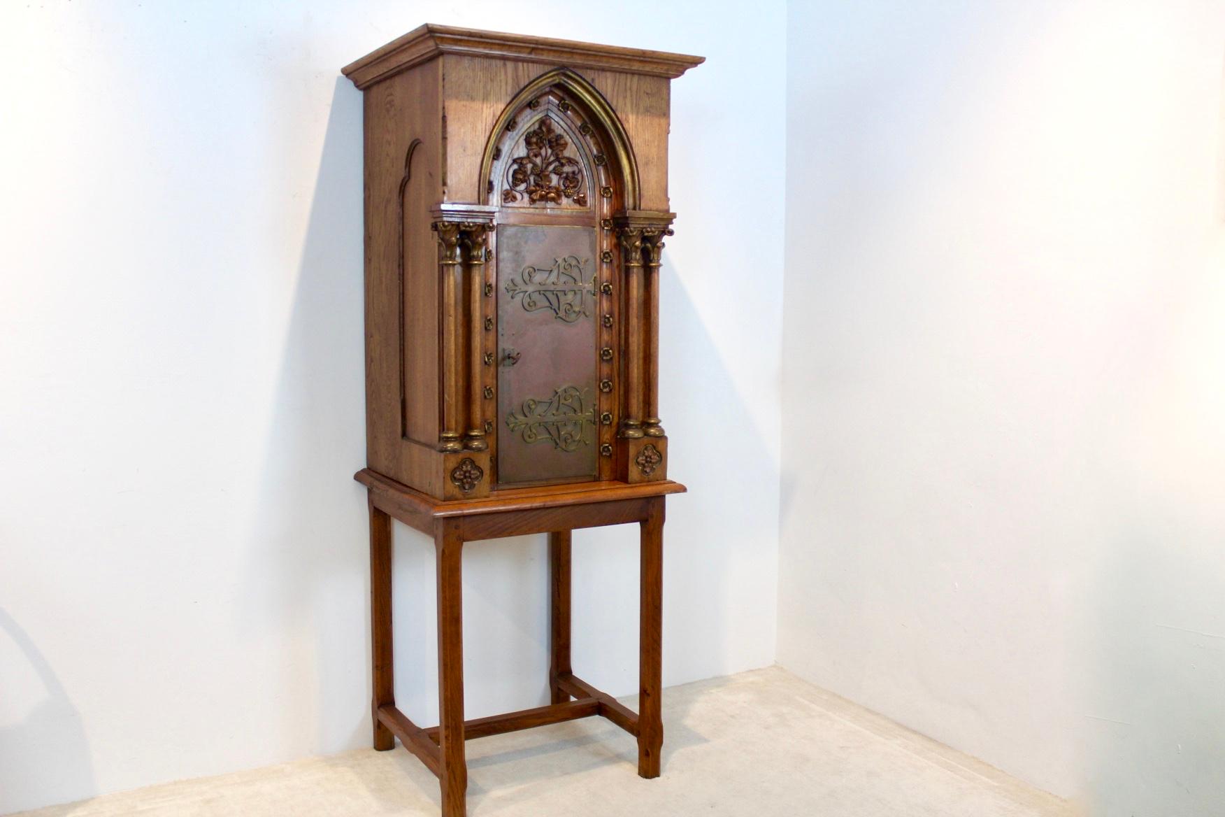 20th Century Sophisticated Oak Church Tabernacle Cabinet For Sale