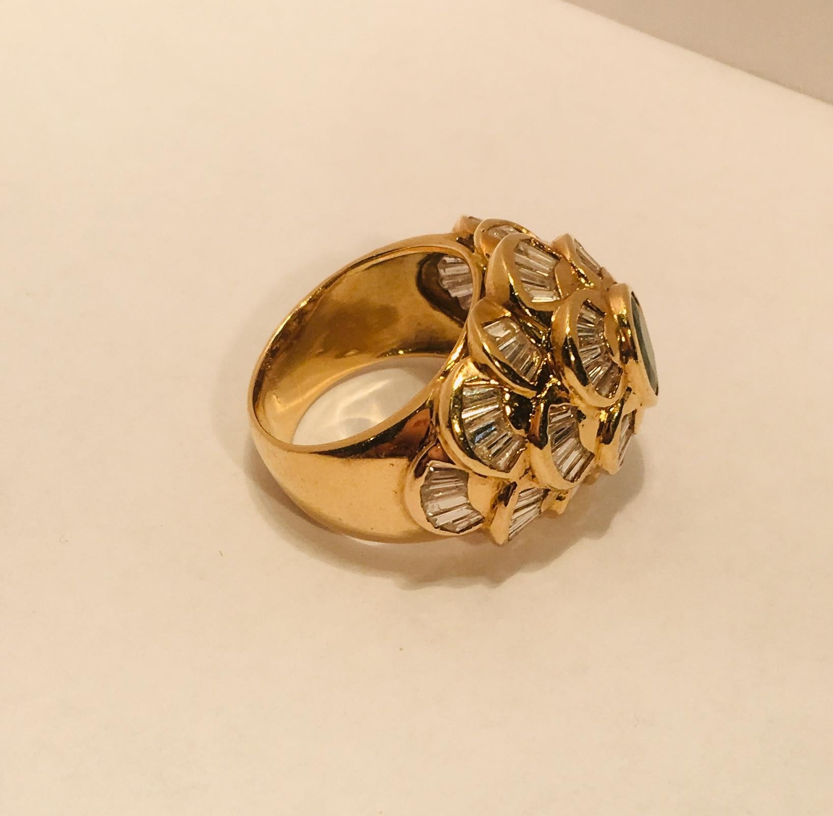 Sophisticated Oval Emerald and 3 Carat Diamonds Yellow Gold Cocktail Dome Ring 9