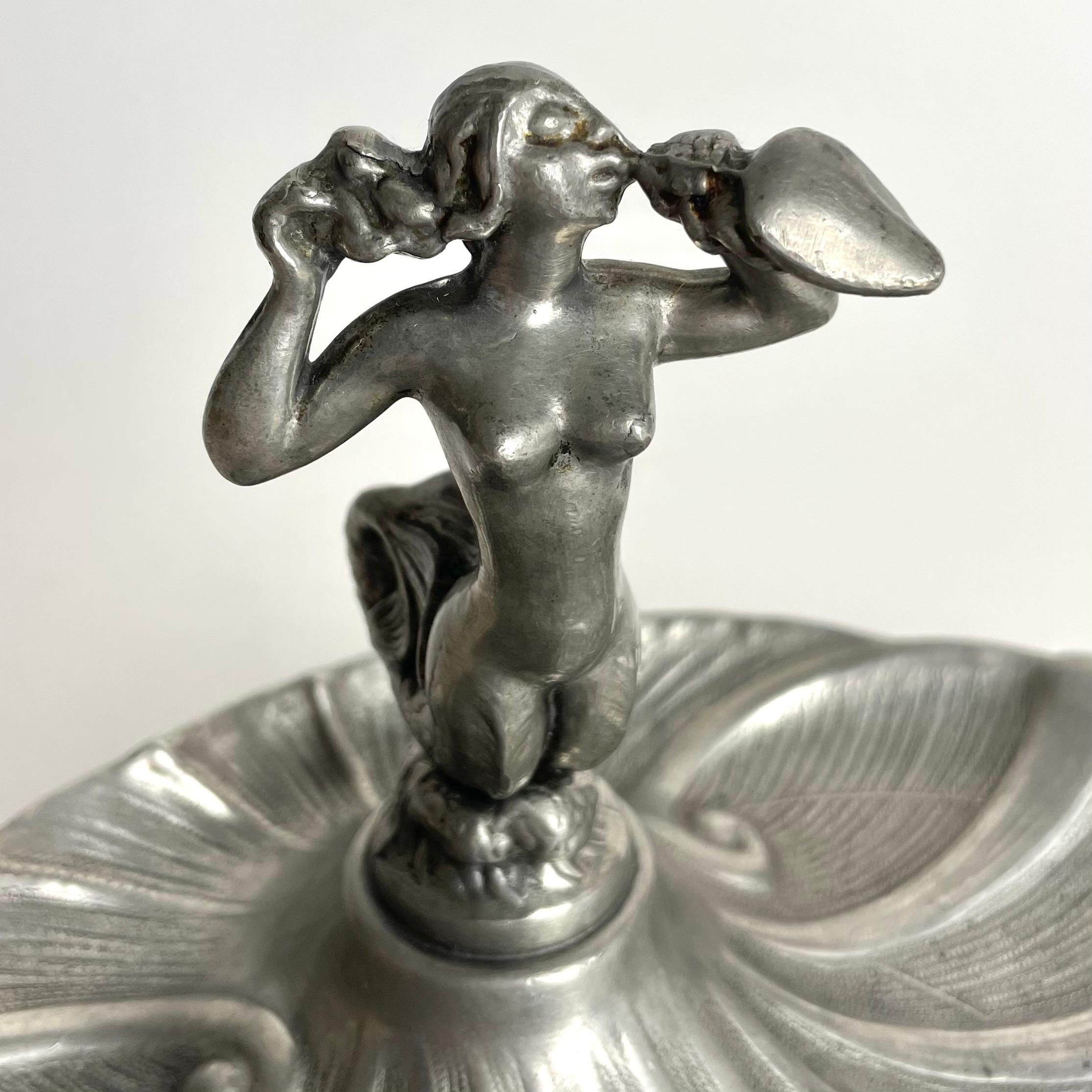 Sophisticated Pewter Serving Dish from GAB. Swedish Grace, from the 1920s For Sale 5