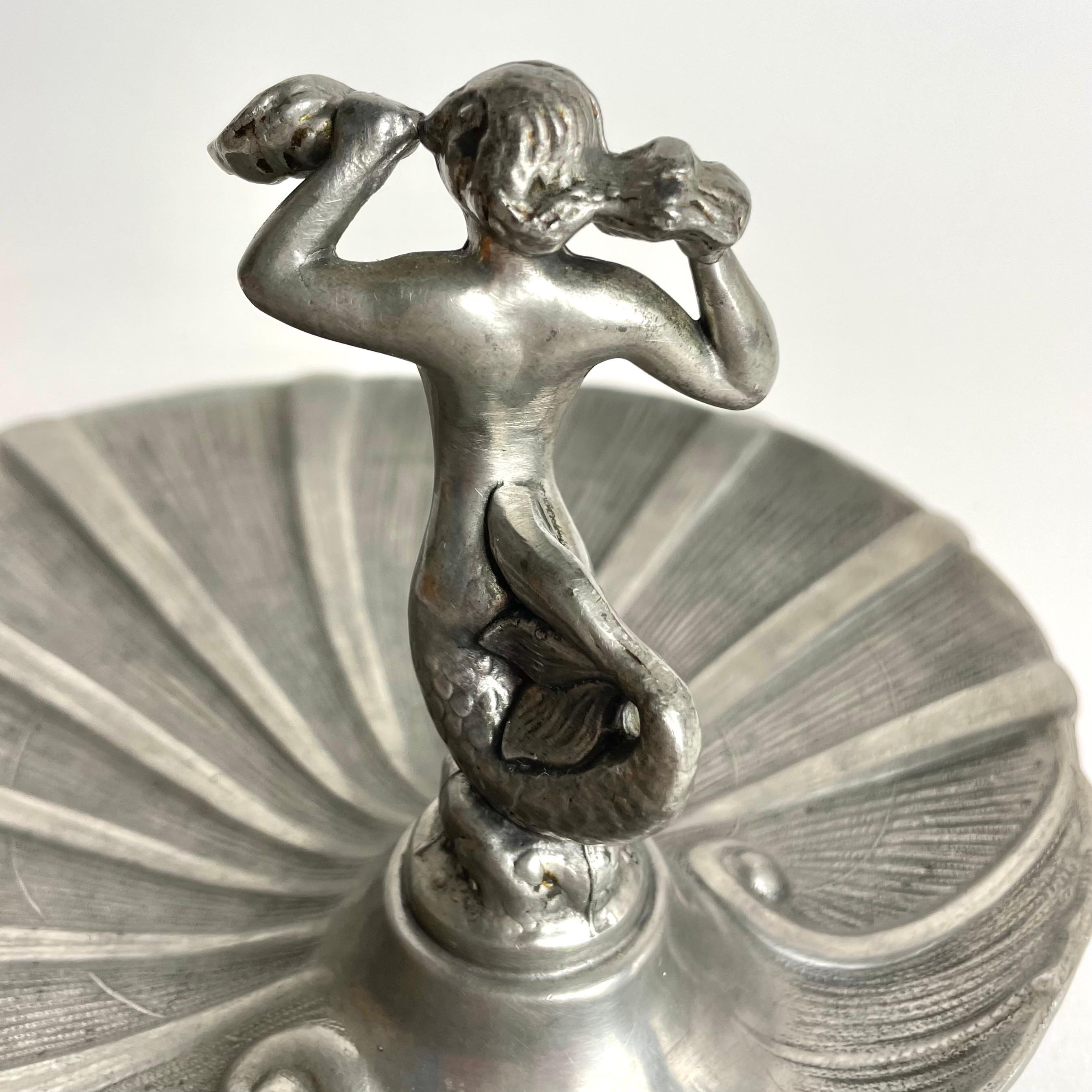Sophisticated Pewter Serving Dish from GAB. Swedish Grace, from the 1920s For Sale 7