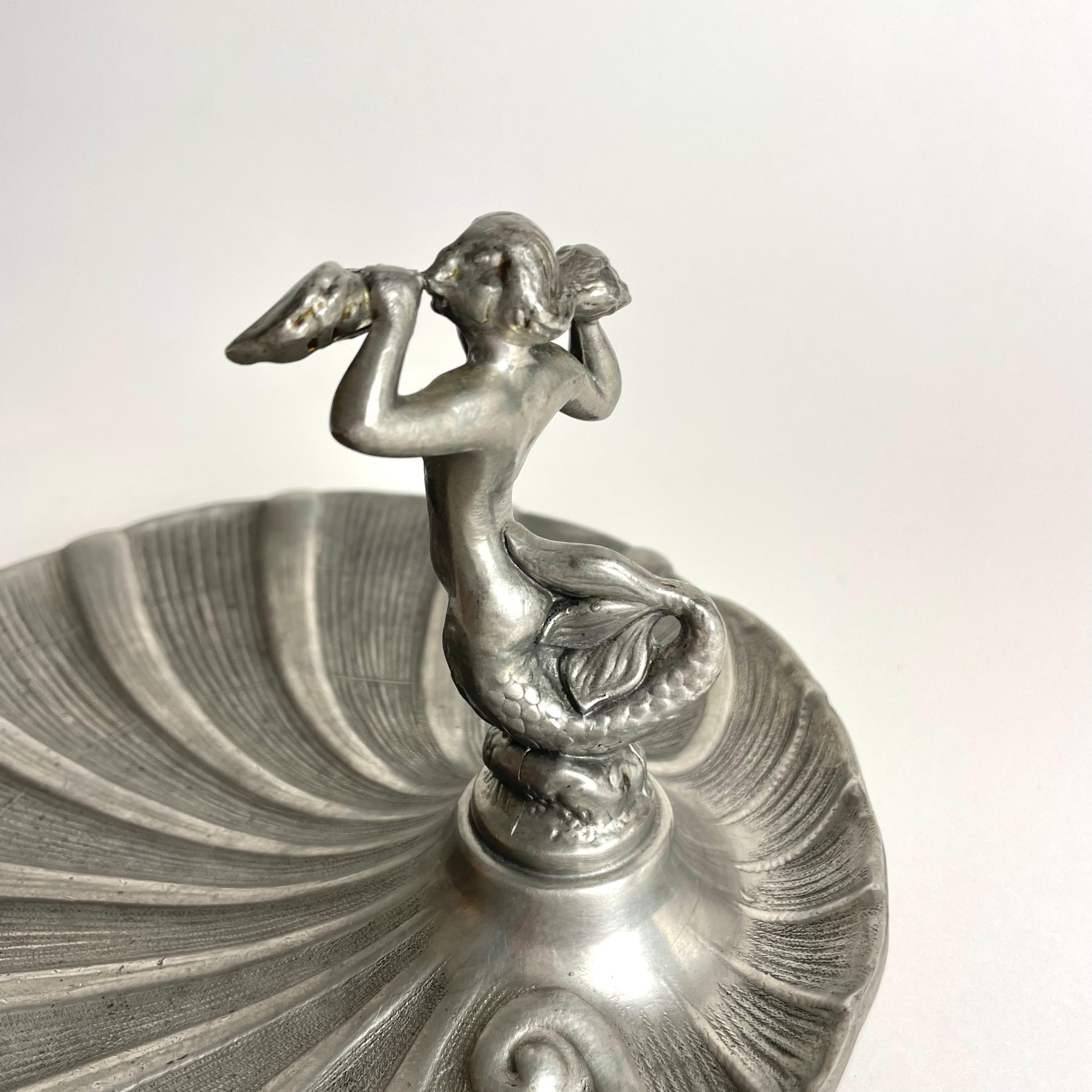 Sophisticated Pewter Serving Dish from GAB. Swedish Grace, from the 1920s For Sale 8
