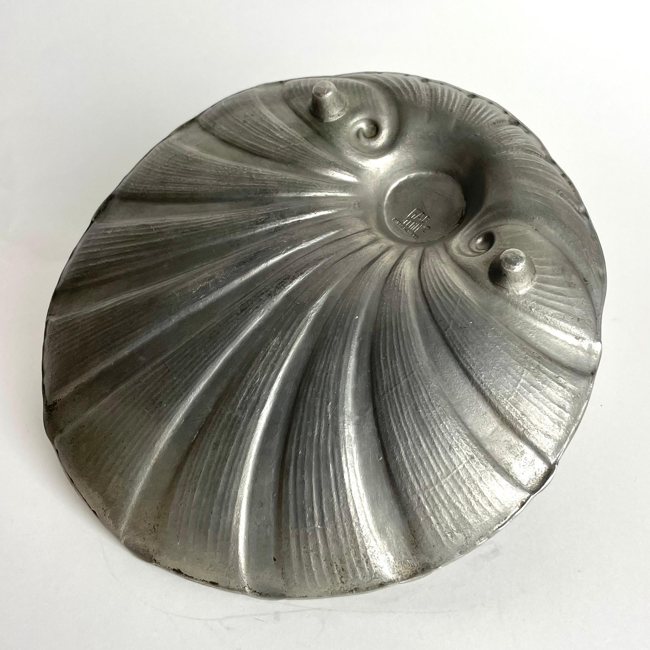 Sophisticated Pewter Serving Dish from GAB. Swedish Grace, from the 1920s For Sale 10