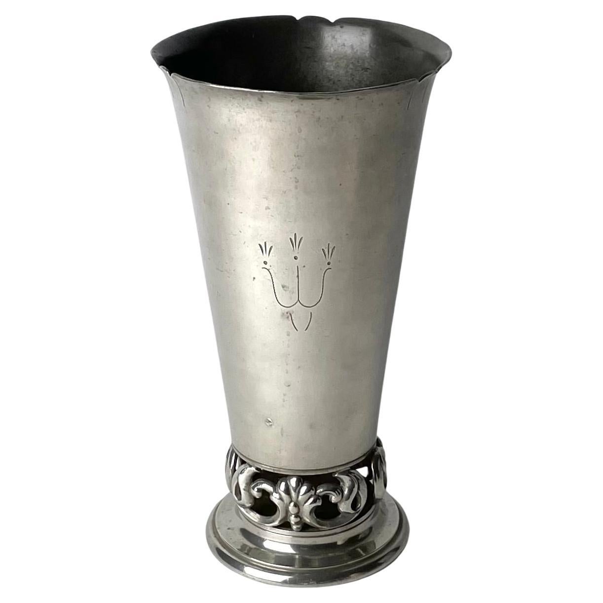Sophisticated pewter vase in Swedish Grace dated 1932 For Sale
