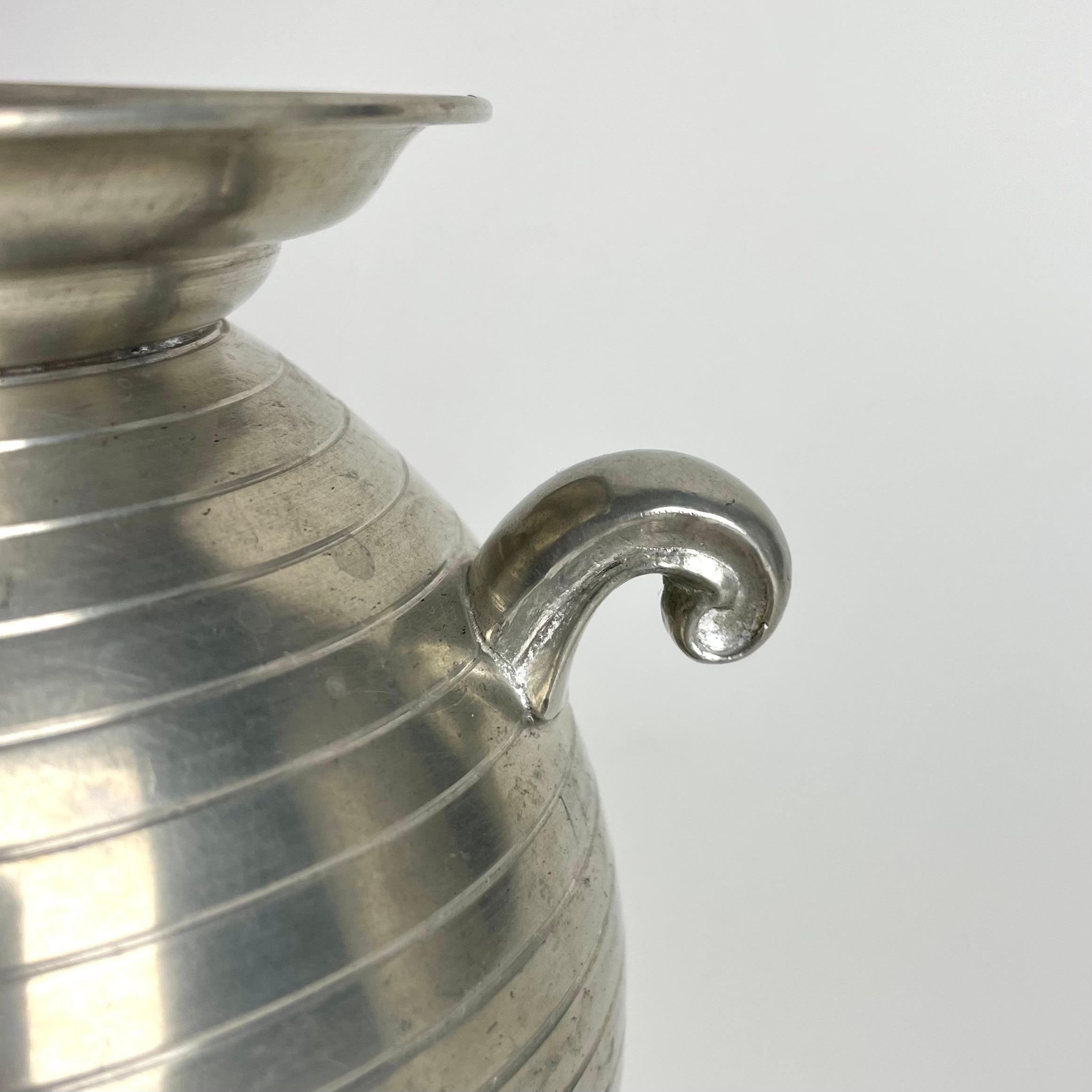 Sophisticated pewter vase in Swedish Grace dated 1936 For Sale 2