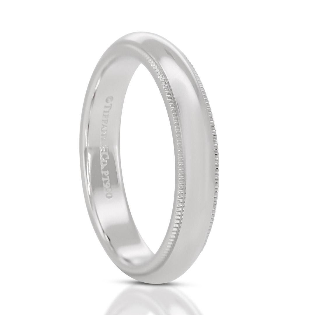 Sophisticated Platinum Ring In New Condition For Sale In רמת גן, IL
