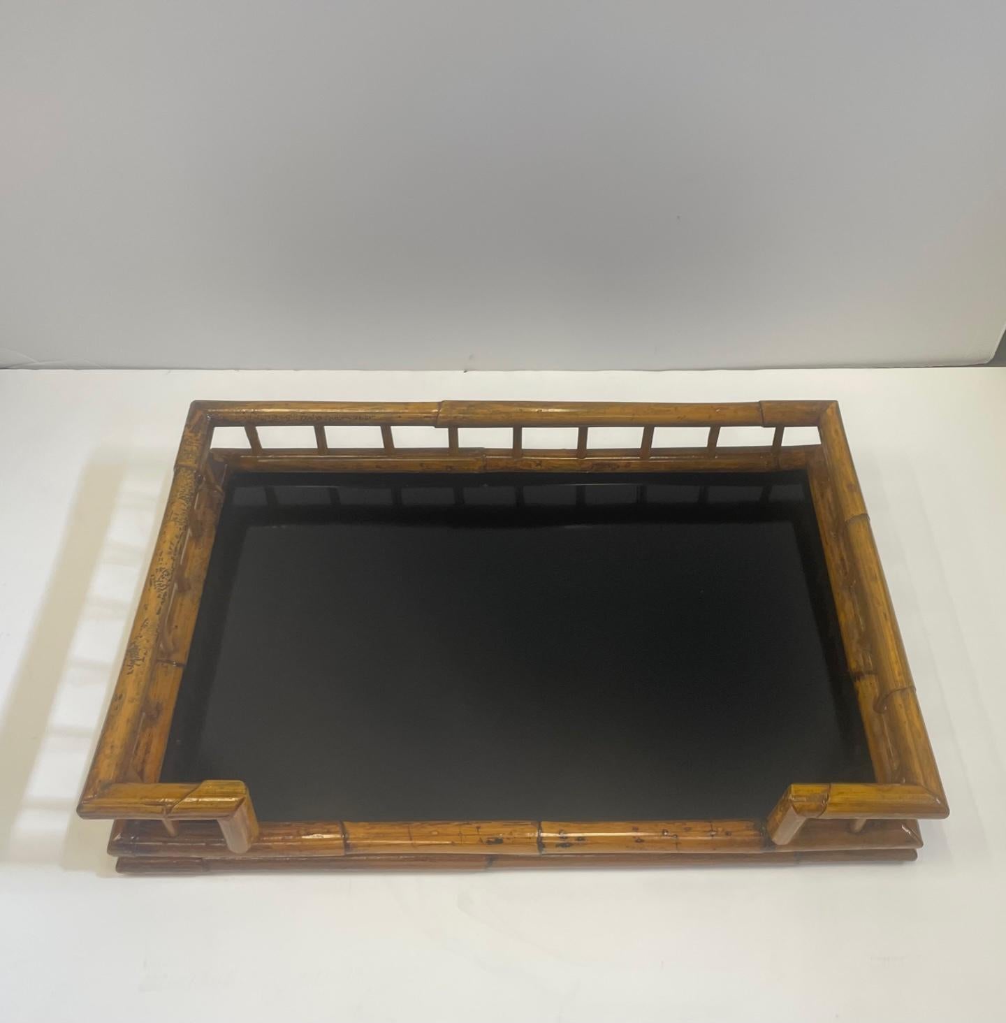 Sophisticated Rattan Tray on Stand with Black Laminate Top In Good Condition In Hopewell, NJ