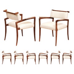 Sofisticato set restaurato di 8 sedie a braccio Klismos in noce di Charles Allen