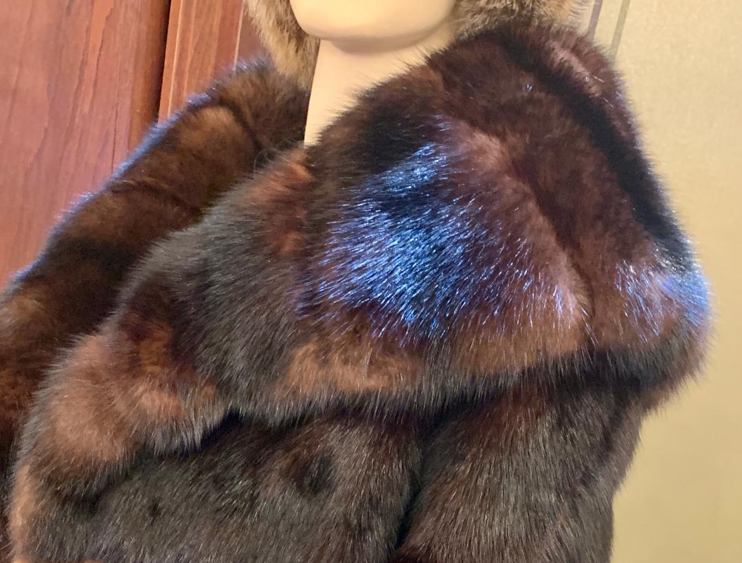 Sophisticated Russian Sable Mid Length Fur Coat with 3/4 Length Sleeves For Sale 5