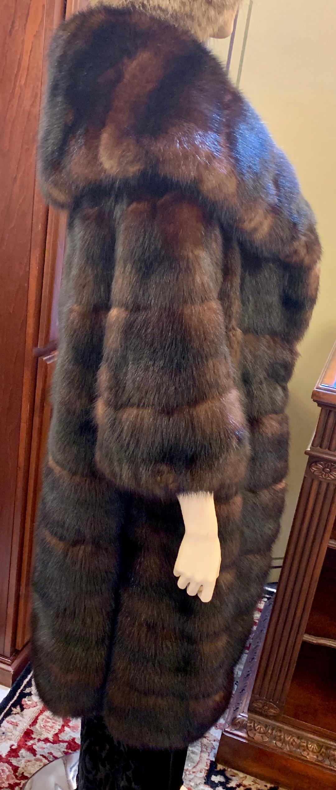 Sophisticated Russian Sable Mid Length Fur Coat with 3/4 Length Sleeves For Sale 8