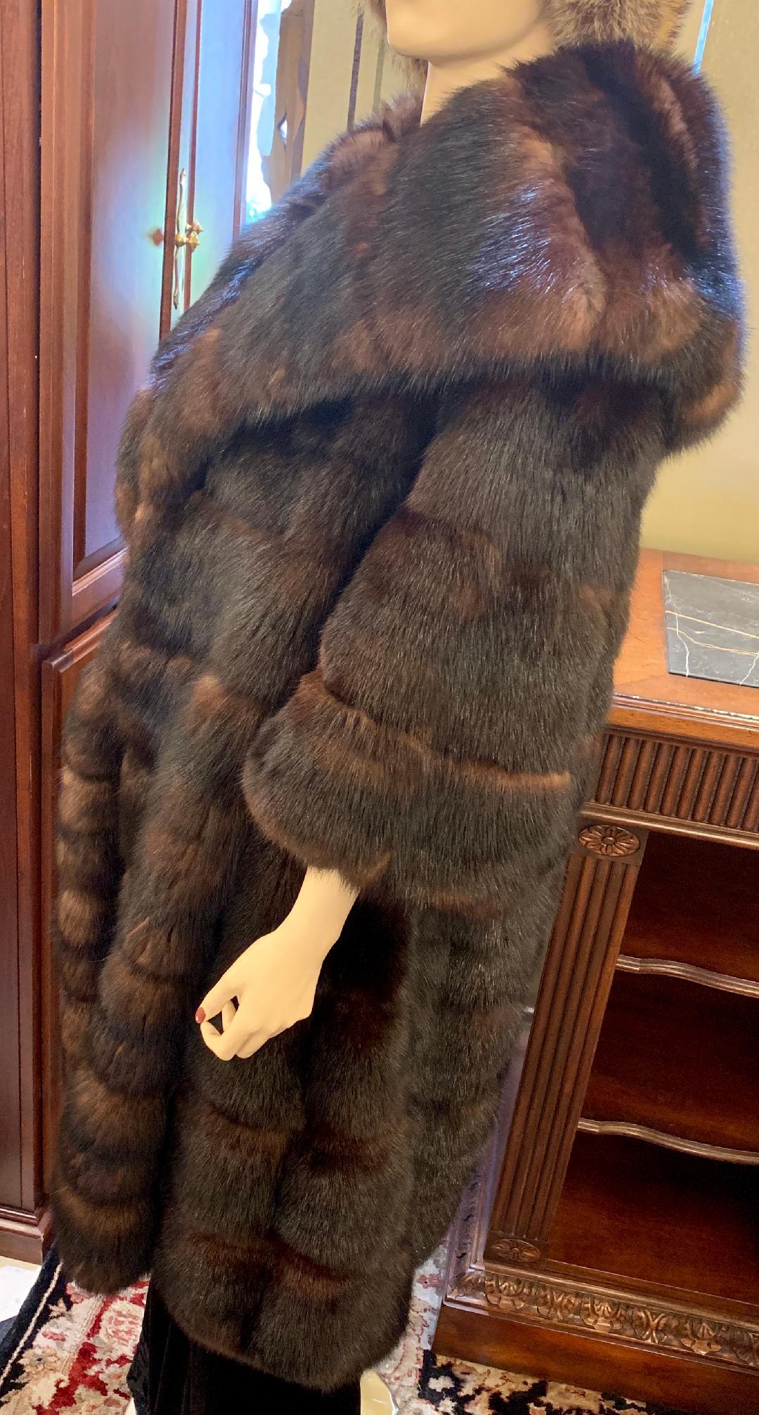 Manteau sophistiqué russe en fourrure de zibeline, manches 3/4 de long en vente 11