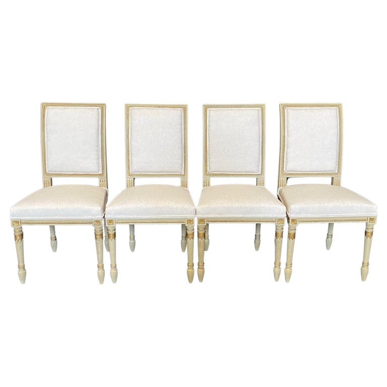 Sophisticated Set of Four 19th Century French Neoclassical Side Dining Chairs For Sale