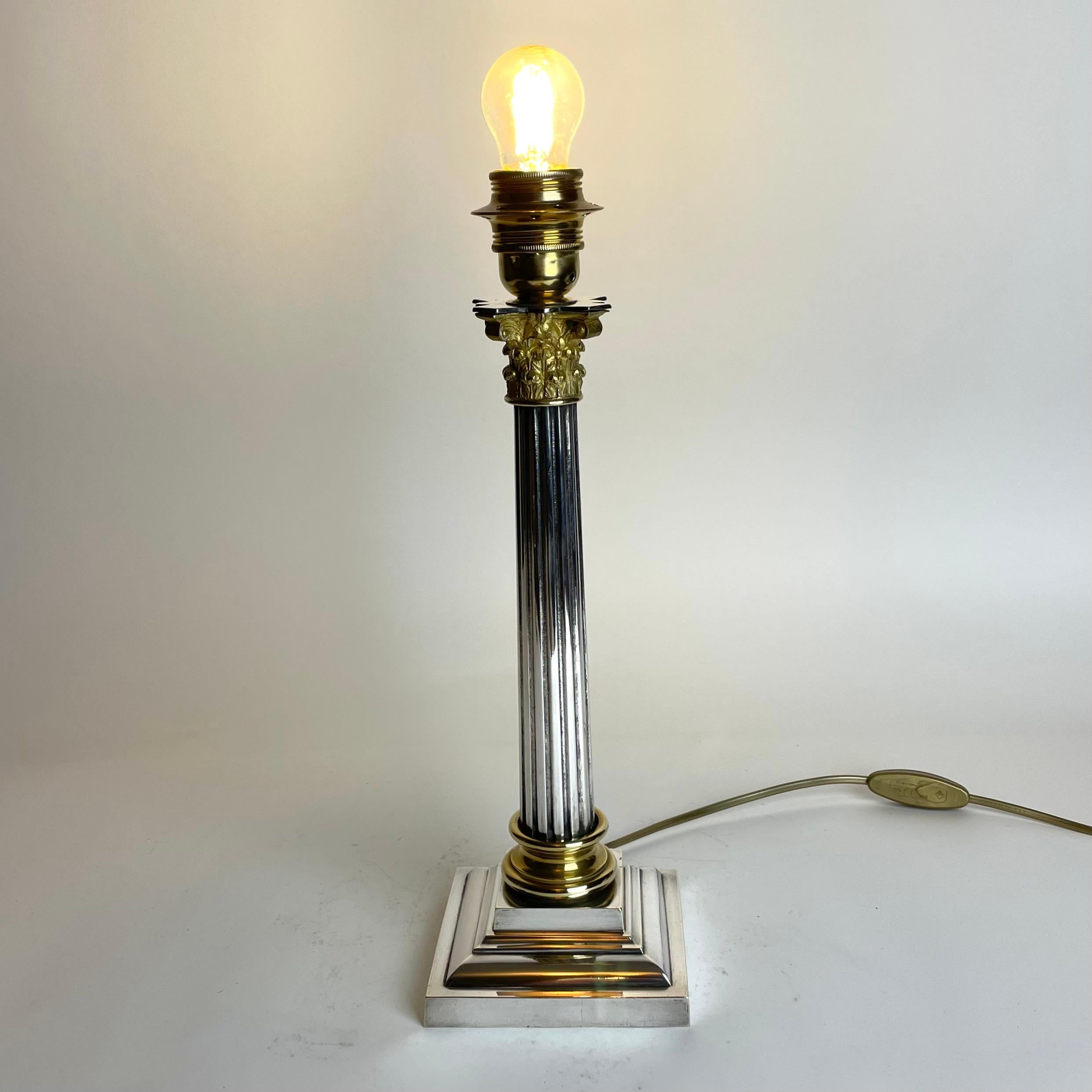 Raffinierte versilberte Tischlampe mit Messingdetails, spätes 19. Jahrhundert im Zustand „Gut“ im Angebot in Knivsta, SE