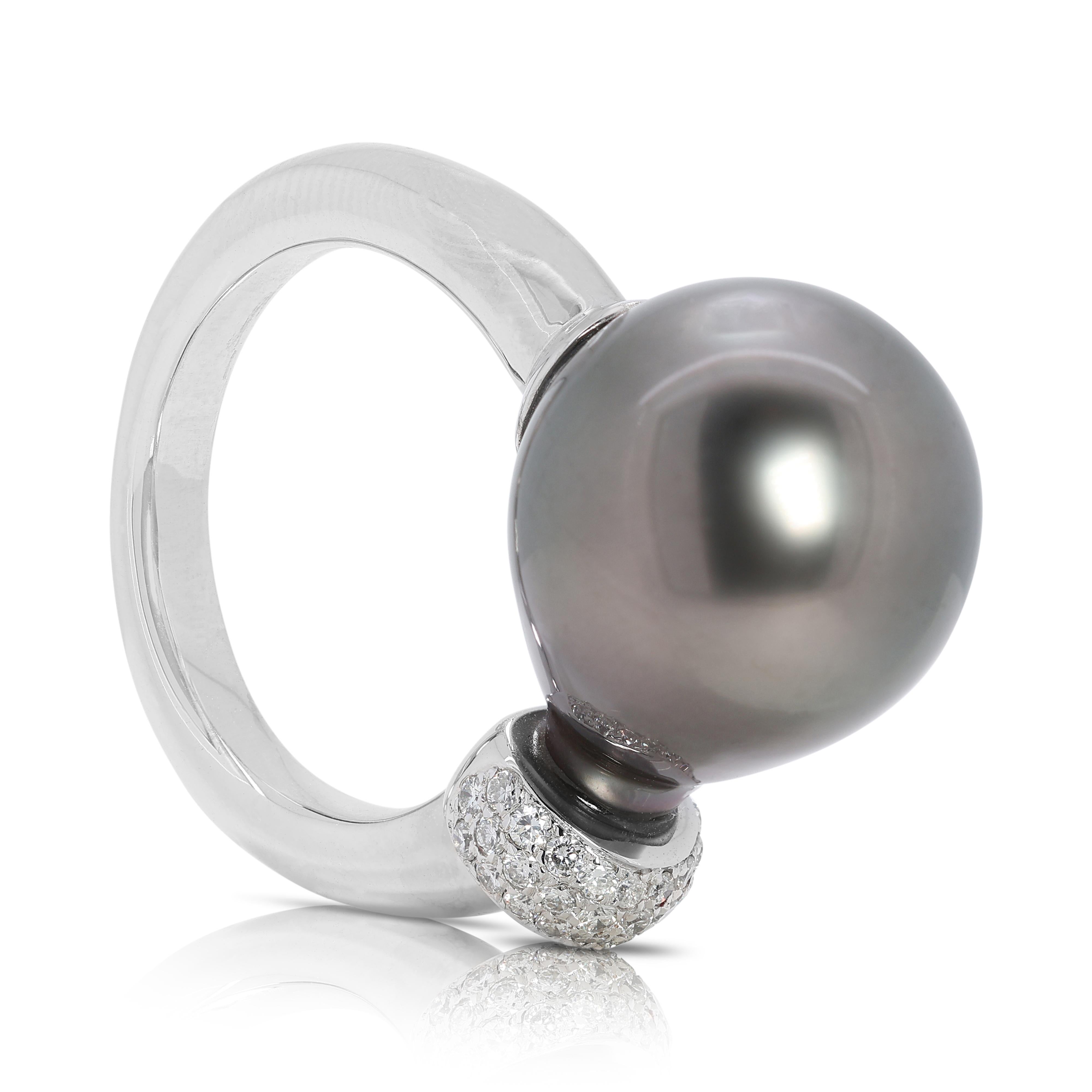 Sophisticated Tahitian Pearl Ring with Natural Diamonds in 18K White Gold For Sale 1