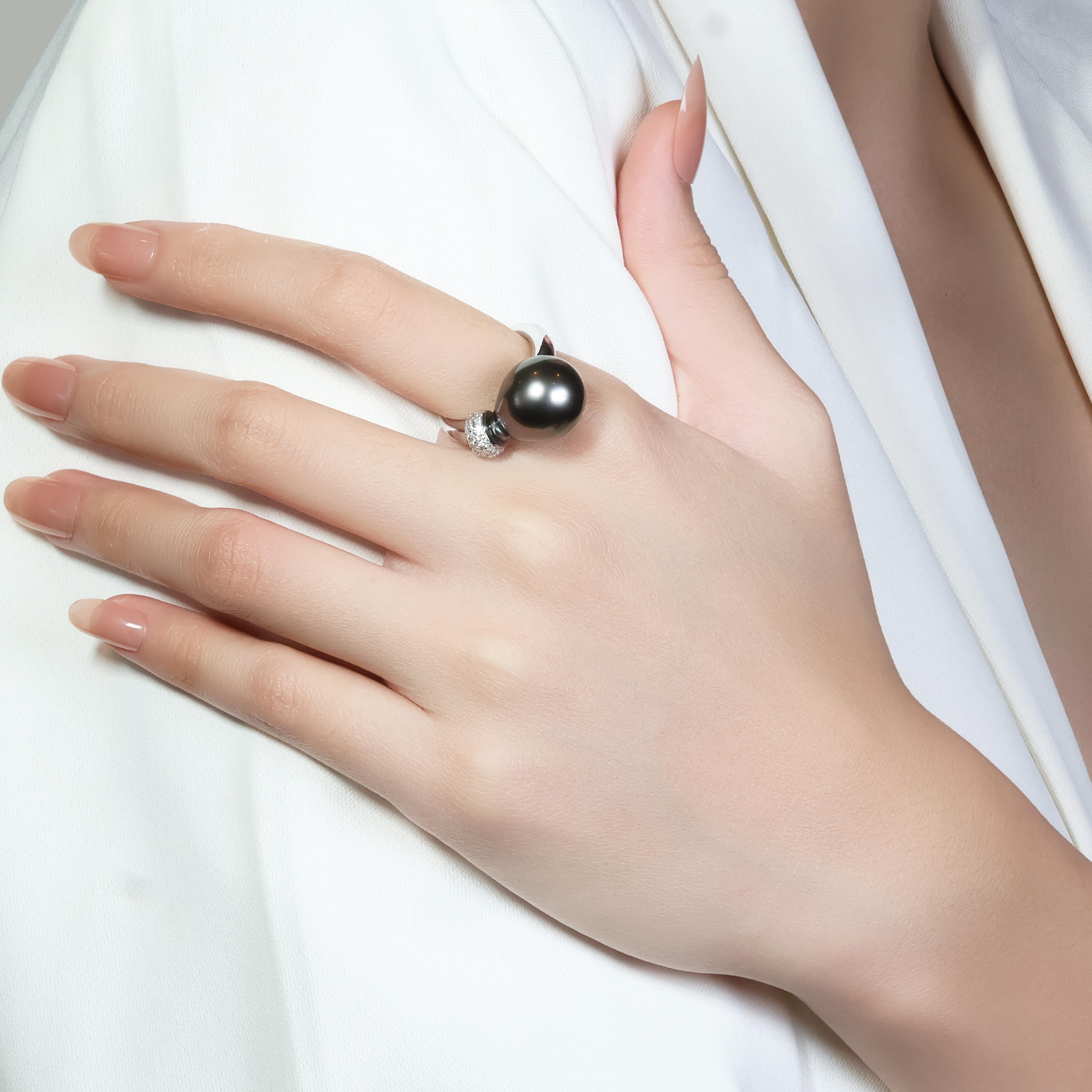 Sophisticated Tahitian Pearl Ring with Natural Diamonds in 18K White Gold For Sale 3
