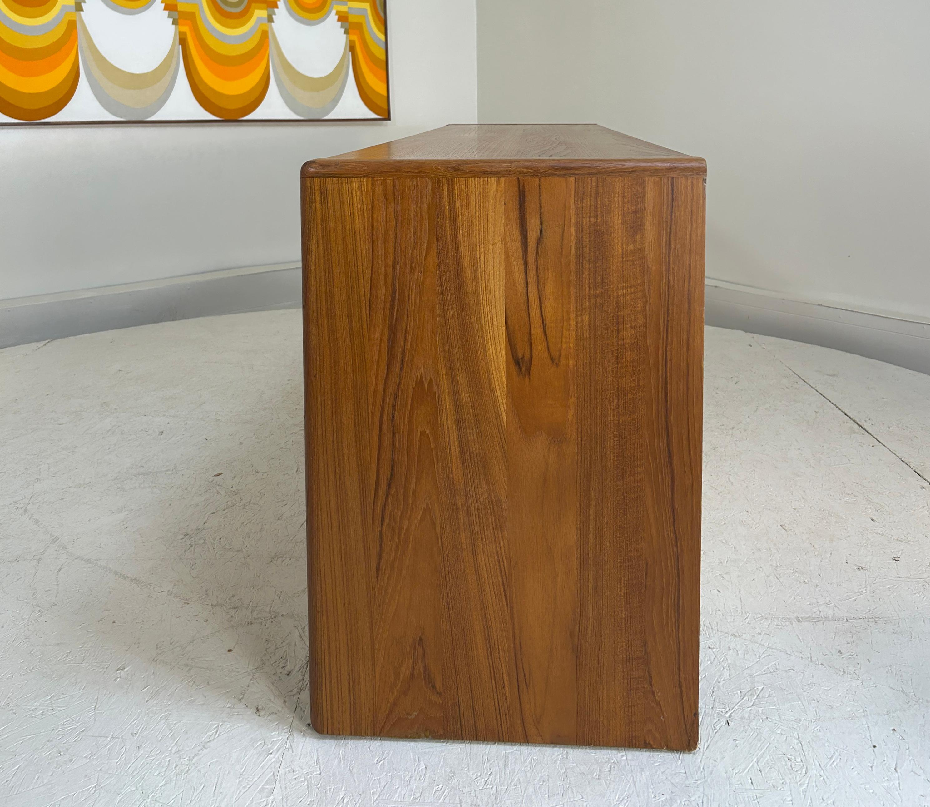 Sophisticated Teak Credenza For Sale 5