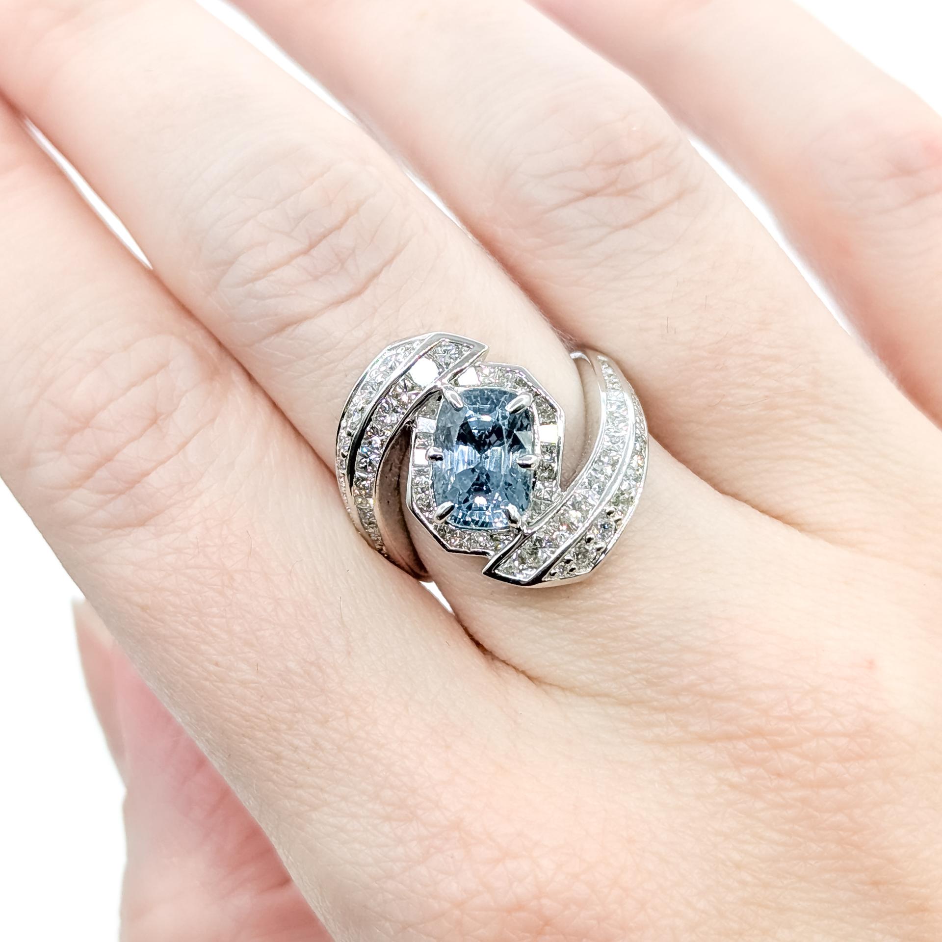 Bague sophistiquée en saphir de Birmanie non chauffé et diamant en platine Pour femmes en vente