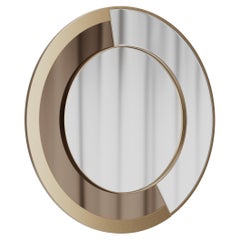 Sophisticated Zarok Round Mirror With Metallic Frame