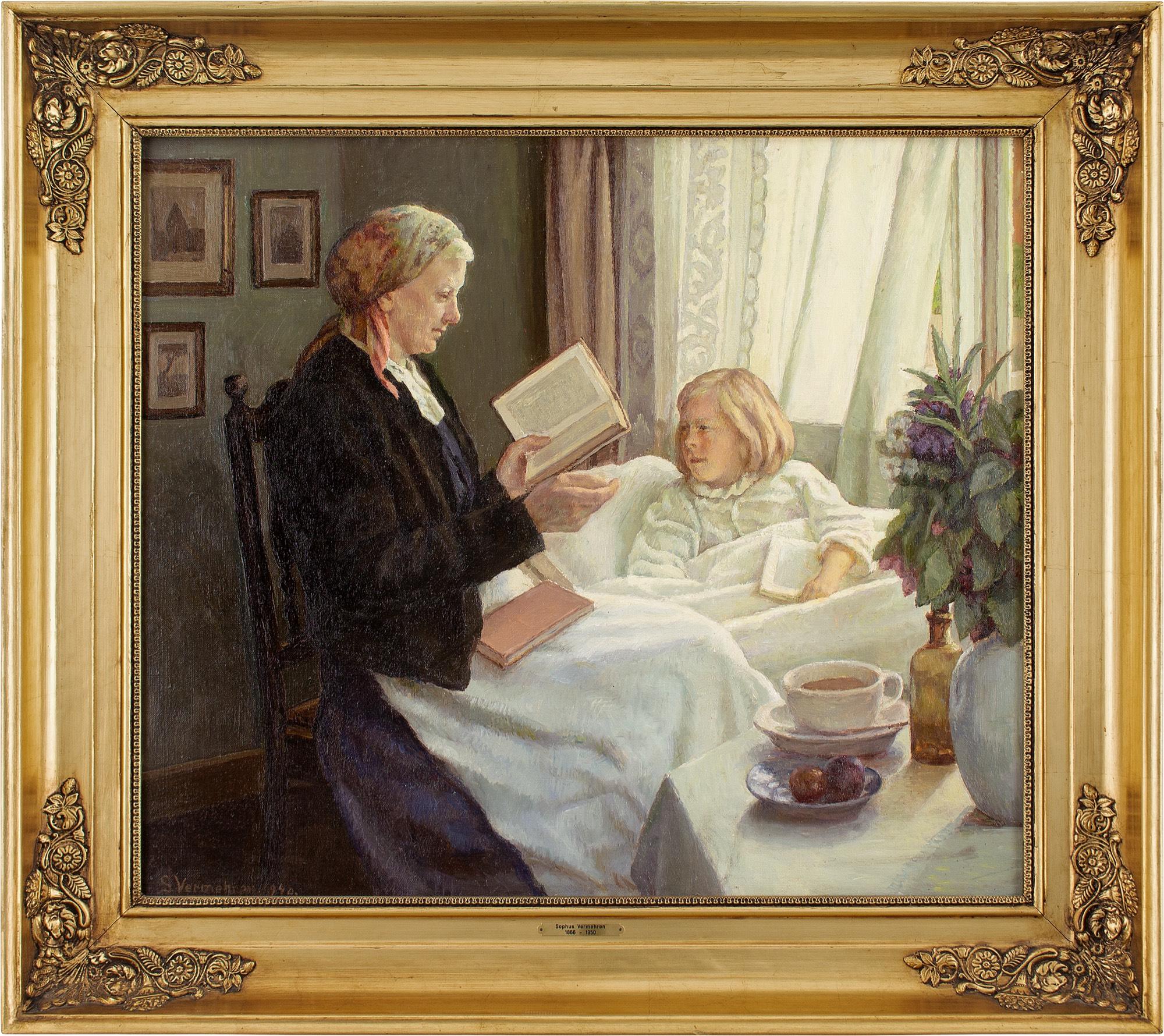 Dieses Ölgemälde des dänischen Künstlers Sophus Vermehren (1866-1950) aus der Mitte des 20. Jahrhunderts zeigt eine Großmutter, die ihrer Enkelin vorliest, die sich in der Rekonvaleszenz befindet. Es ist eine einfühlsame Darstellung, die einen