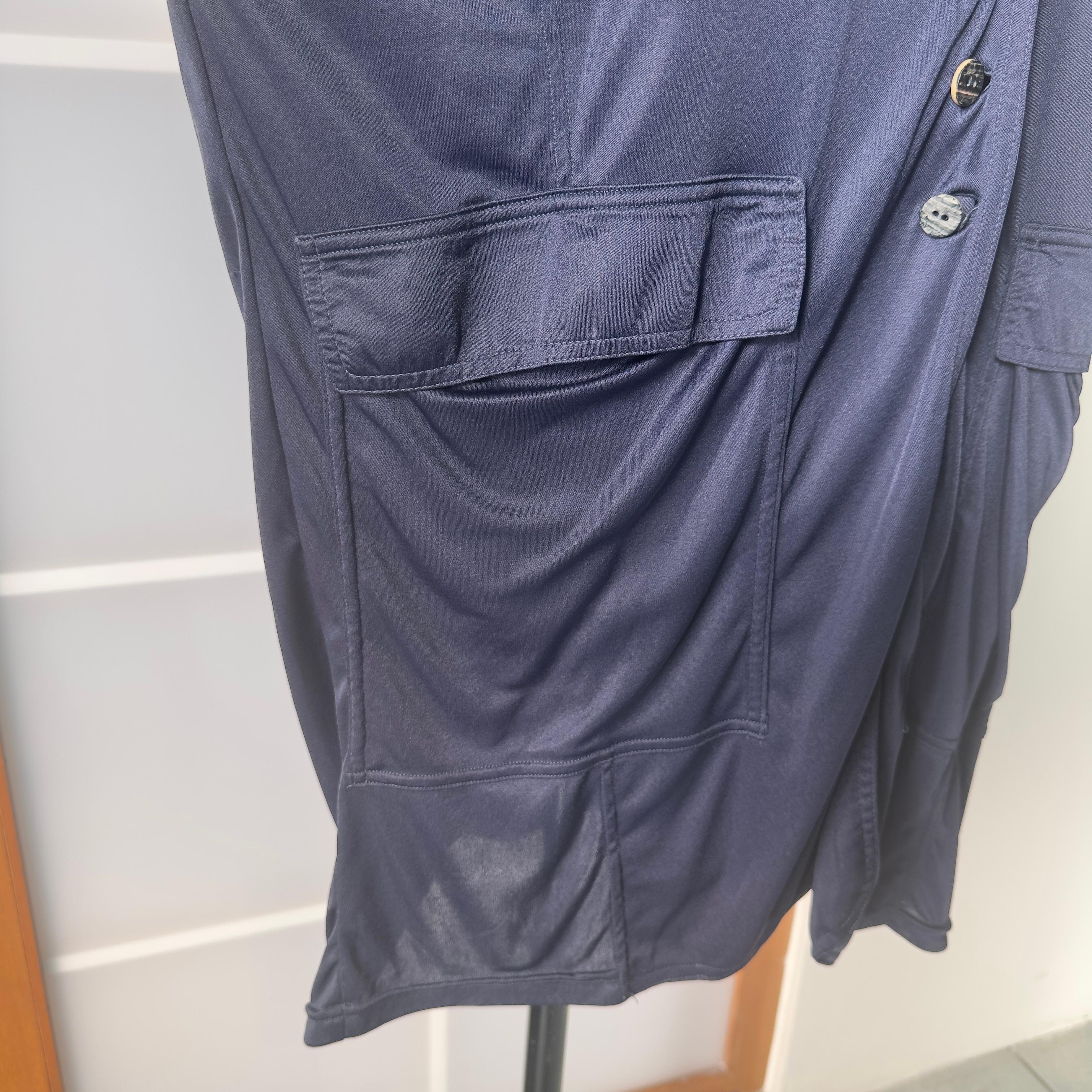 Mitternachtsblauer asymmetrischer Seidenmantel von Dolce & Gabbana, 2000er Jahre im Angebot 1