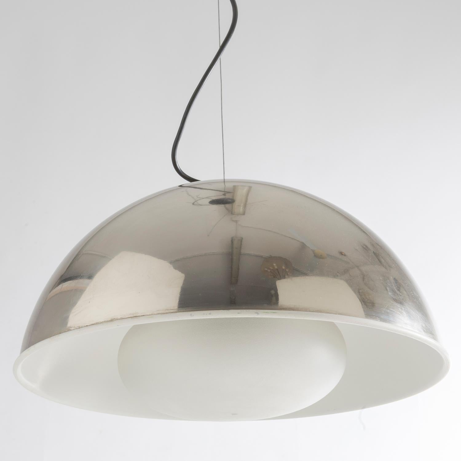 Mid-Century moderno Sopsensione in cromo e vetro acidato, Max Ingrand per Fontana Arte in vendita