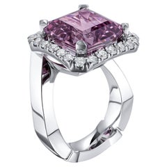 SORA de K.P. "Megapolis" Anillo de oro blanco con diamante espinela de 10,20 quilates