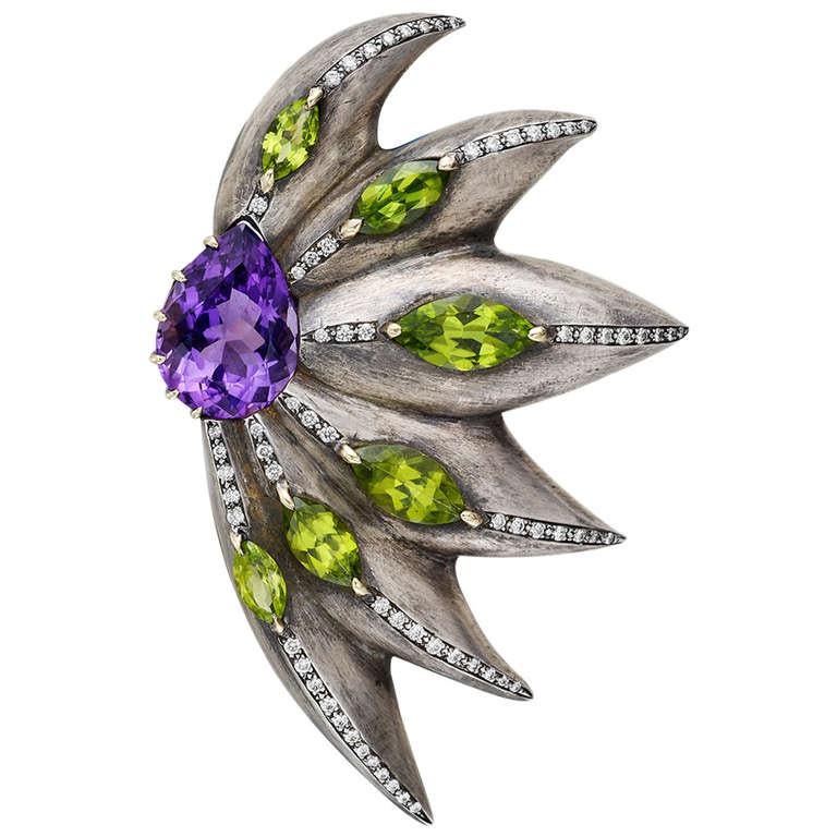 Sorab & Roshi Large Gem-Set Flower Brooch In Excellent Condition For Sale In Greenwich, CT