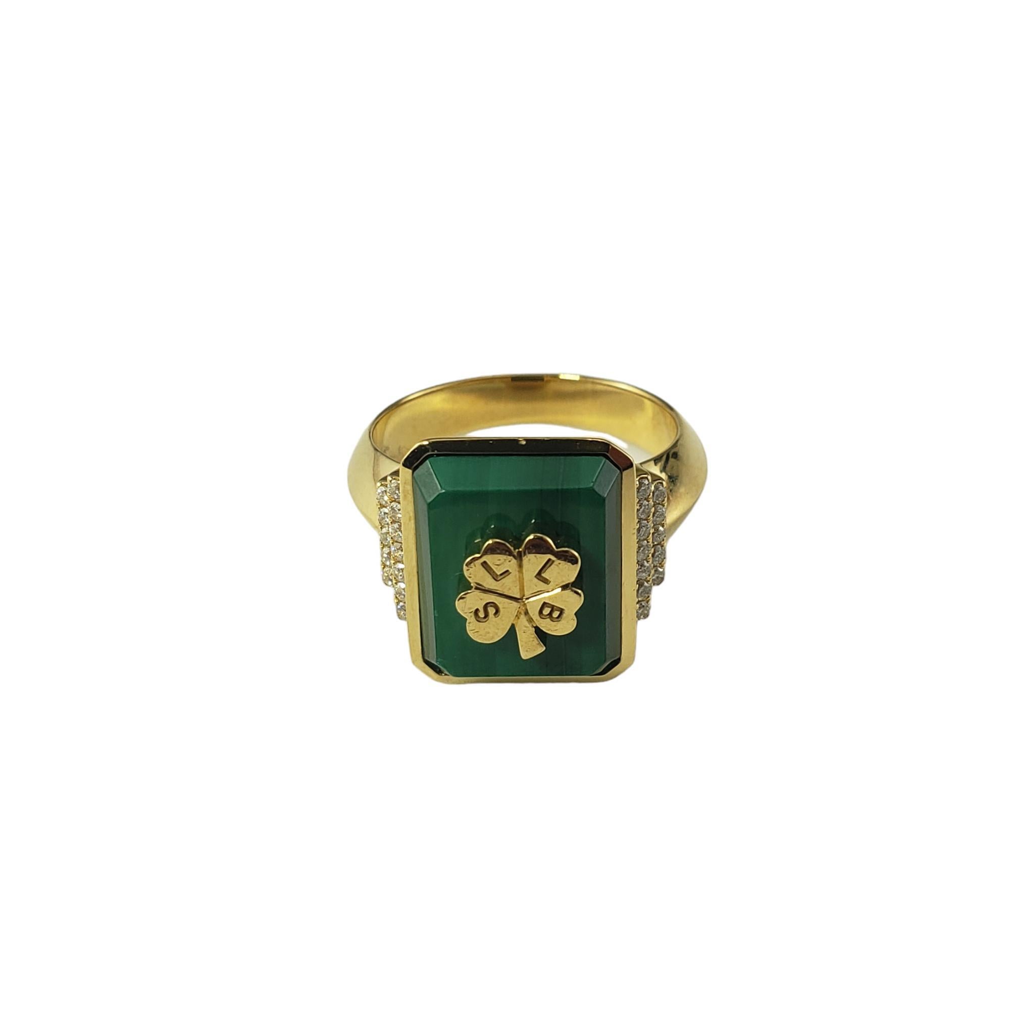 Sorellina 18 Karat Yellow Gold Malachite and Diamond Signet Ring SIze 5.25-

This elegant signet clover ring by Sorellina features one malachite stone and 24 round brilliant cut diamonds set in beautifully detailed 18K yellow gold.  

Top of ring
