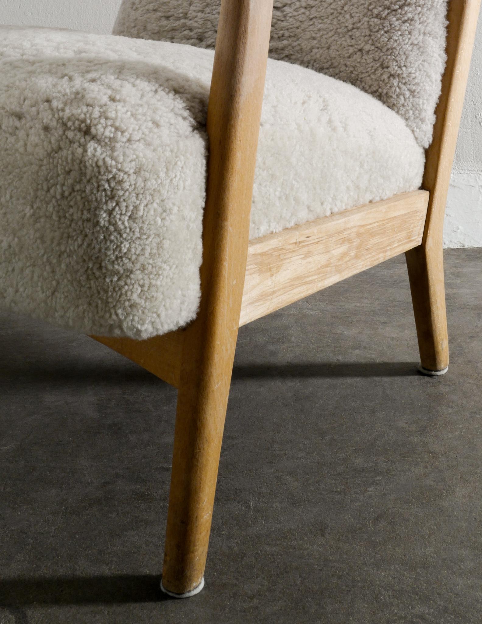 Soren Hansen Armchair in Beech and Sheepskin Produced by Fritz Hansen, 1940s 3