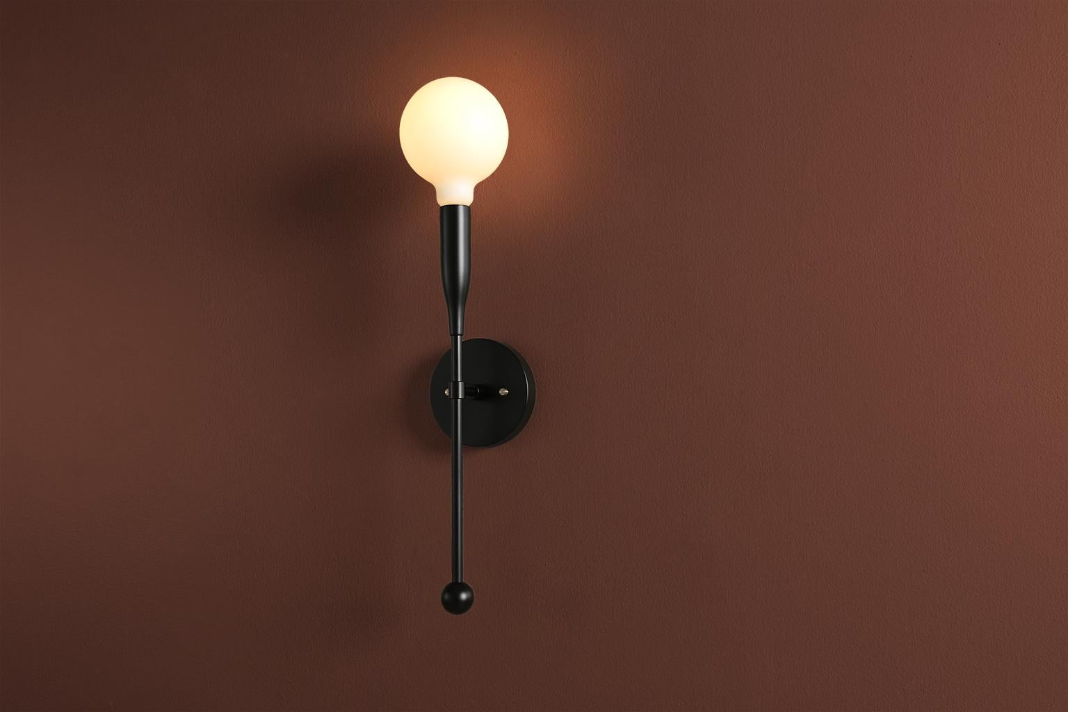 Sorenthia Sconce by Studio Dunn, applique murale linéaire contemporaine en vente 2