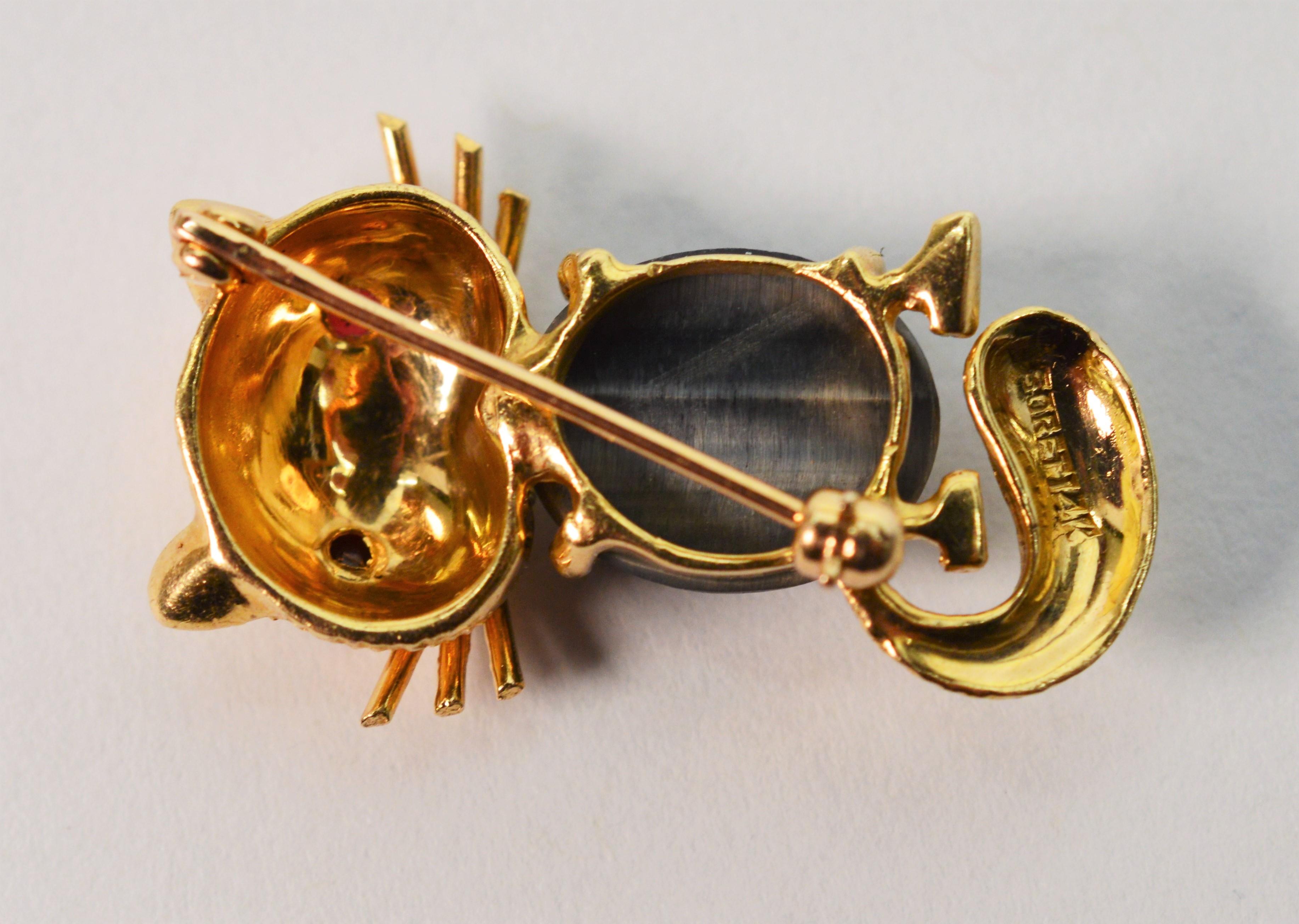 Cabochon Soret Yellow Gold Cat's Eye Quartz Brooch