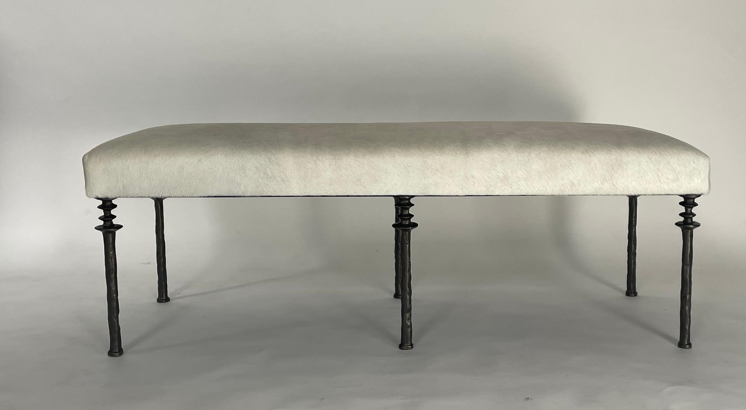Organic Modern Sorgue Bench, Off White Cow Hide, Silicon Bronze Legs For Sale