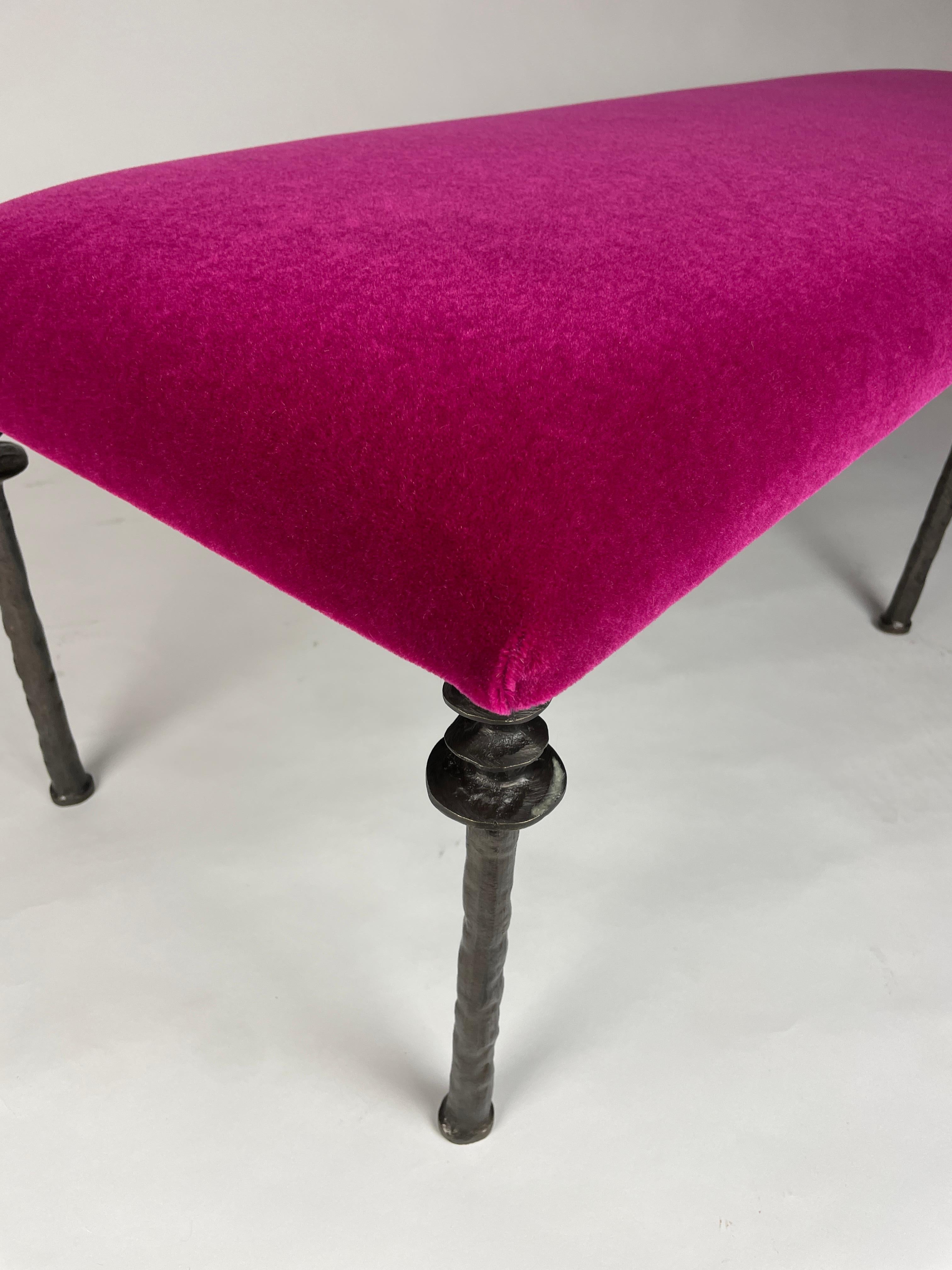 Banc Sorgue, Mohair Pierre Frey, pieds en bronze siliconé en vente 4