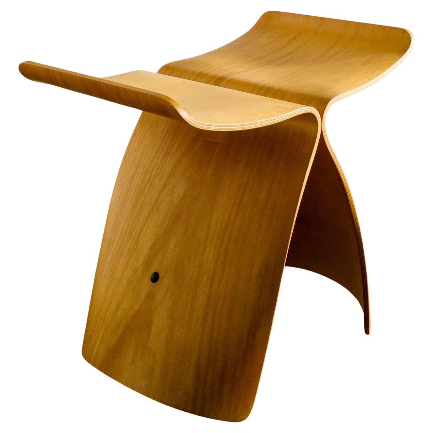 Sori Yanagi "Butterfly" Mid Century Stool in Plywood Produced by Tendo, 1980s For Sale