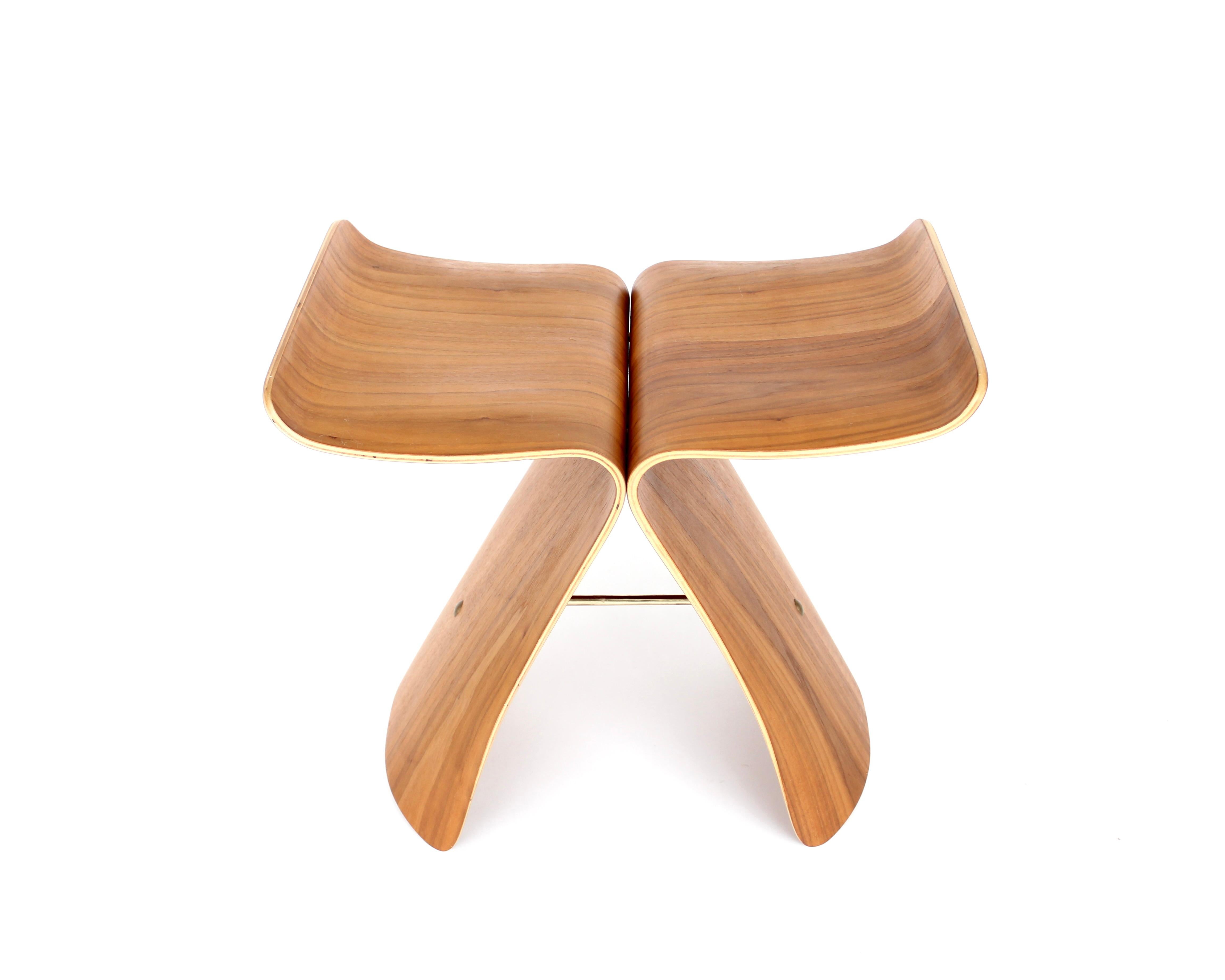 Mid-Century moderno Sgabello a farfalla di Sori Yanagi in palissandro biondo modellato per Tendo Mokko in vendita
