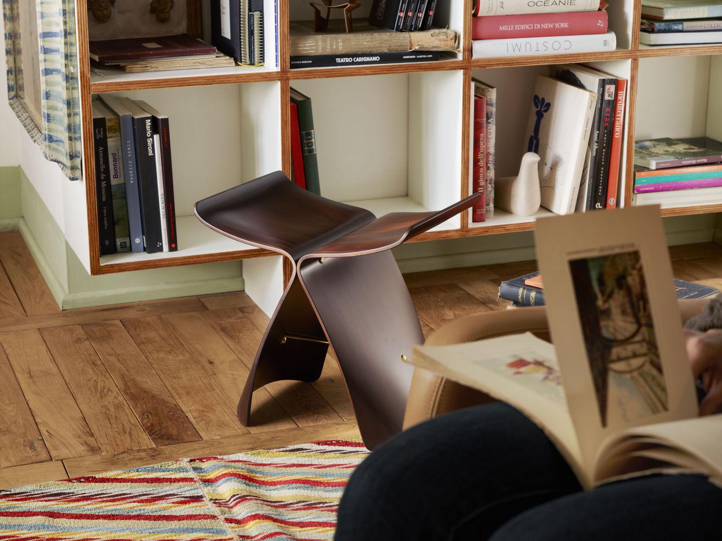 Sori Yanagi Butterfly Stool in Wood by Vitra In New Condition In Barcelona, Barcelona