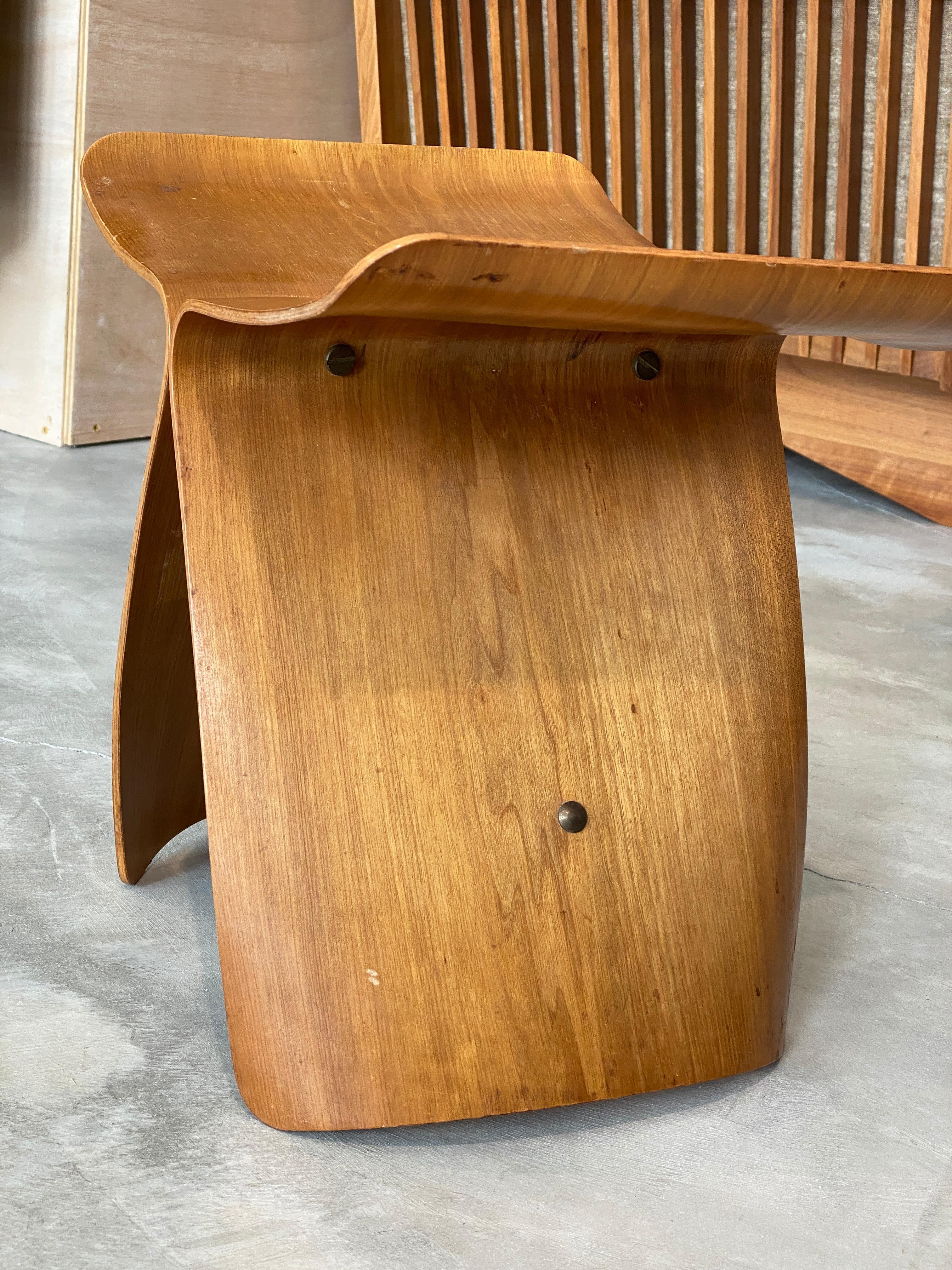butterfly stool walnut