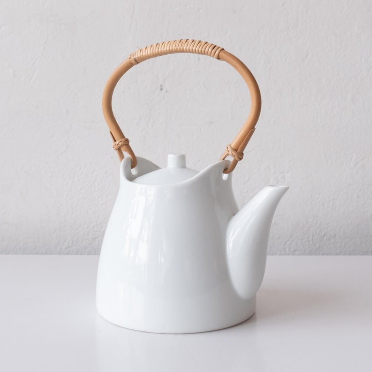 Sori Yanagi Porcelain Tea Pot at 1stDibs | sori yanagi teapot, tea pot vs  kettle, yanagi imaru