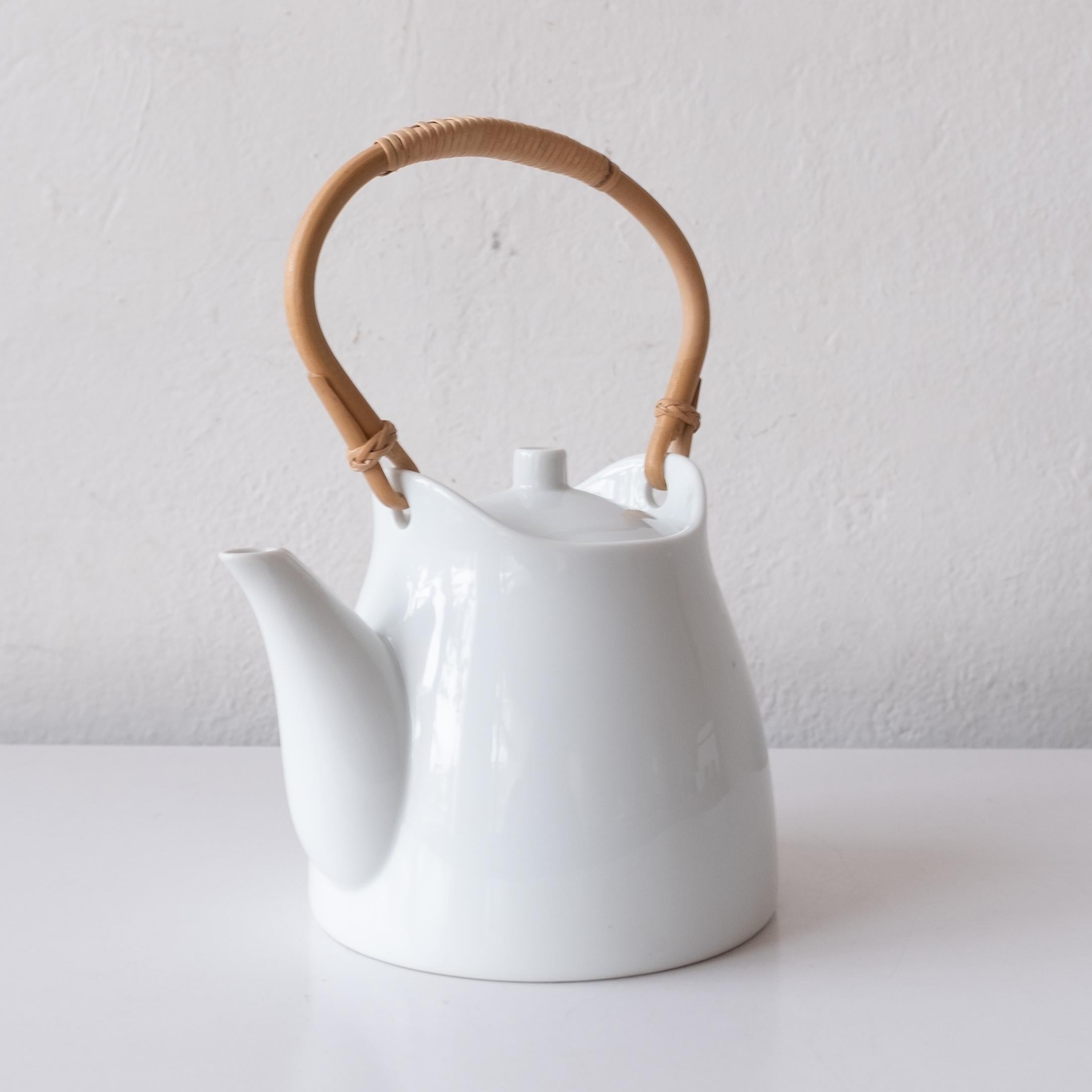 Mid-Century Modern Sori Yanagi Porcelain Tea Pot For Sale