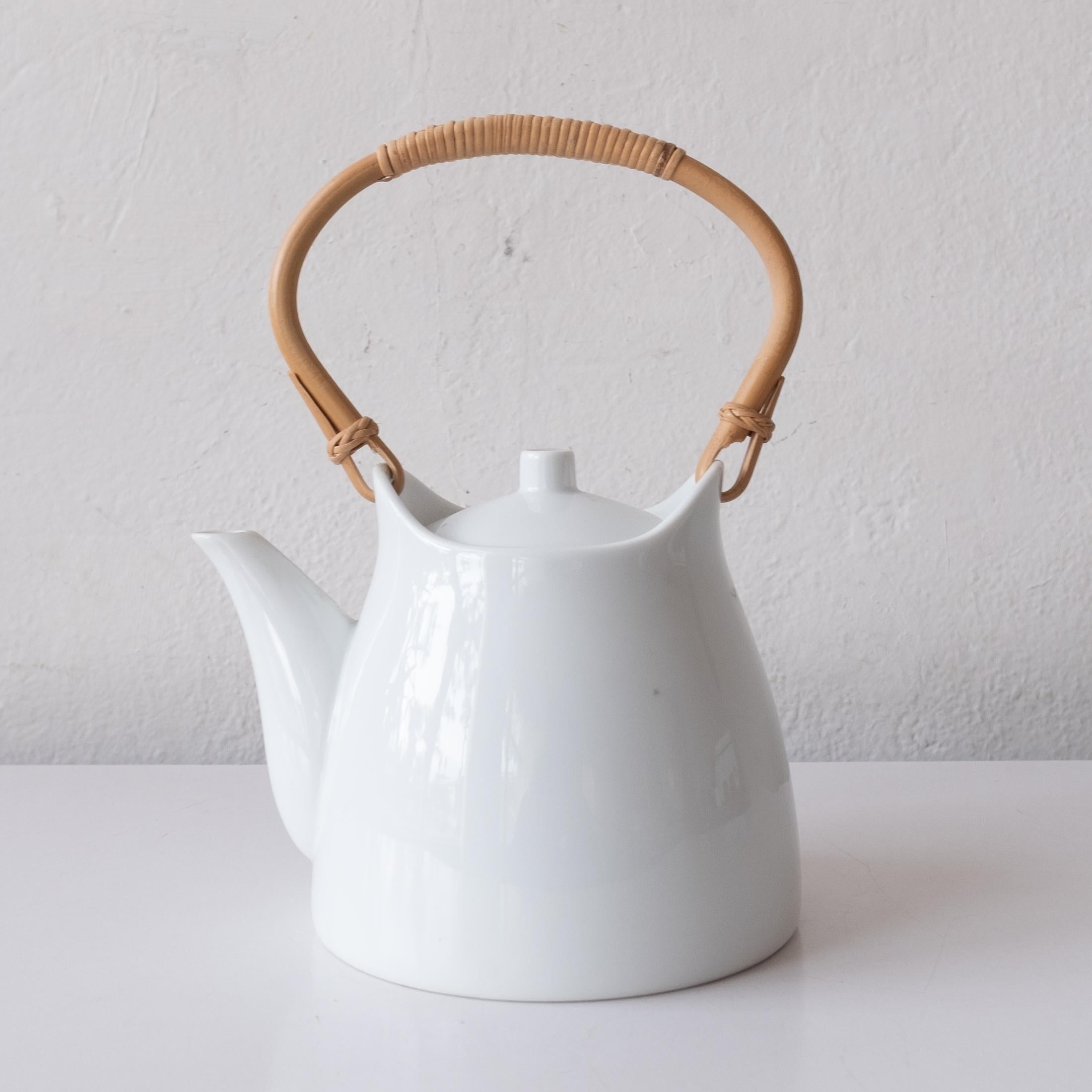 Sori Yanagi Porcelain Tea Pot For Sale 3