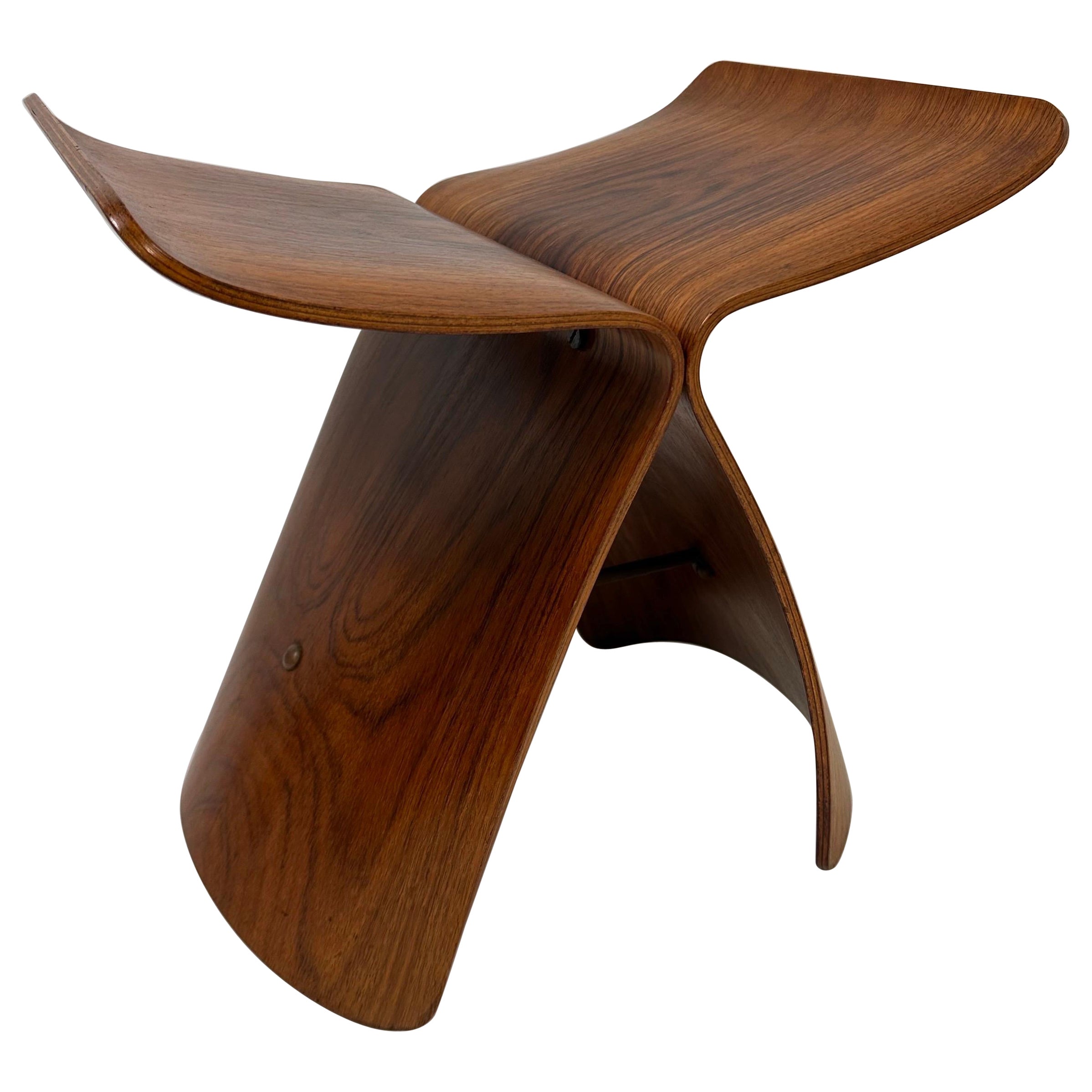 Sori Yanagi Tabouret papillon en bois de rose en vente