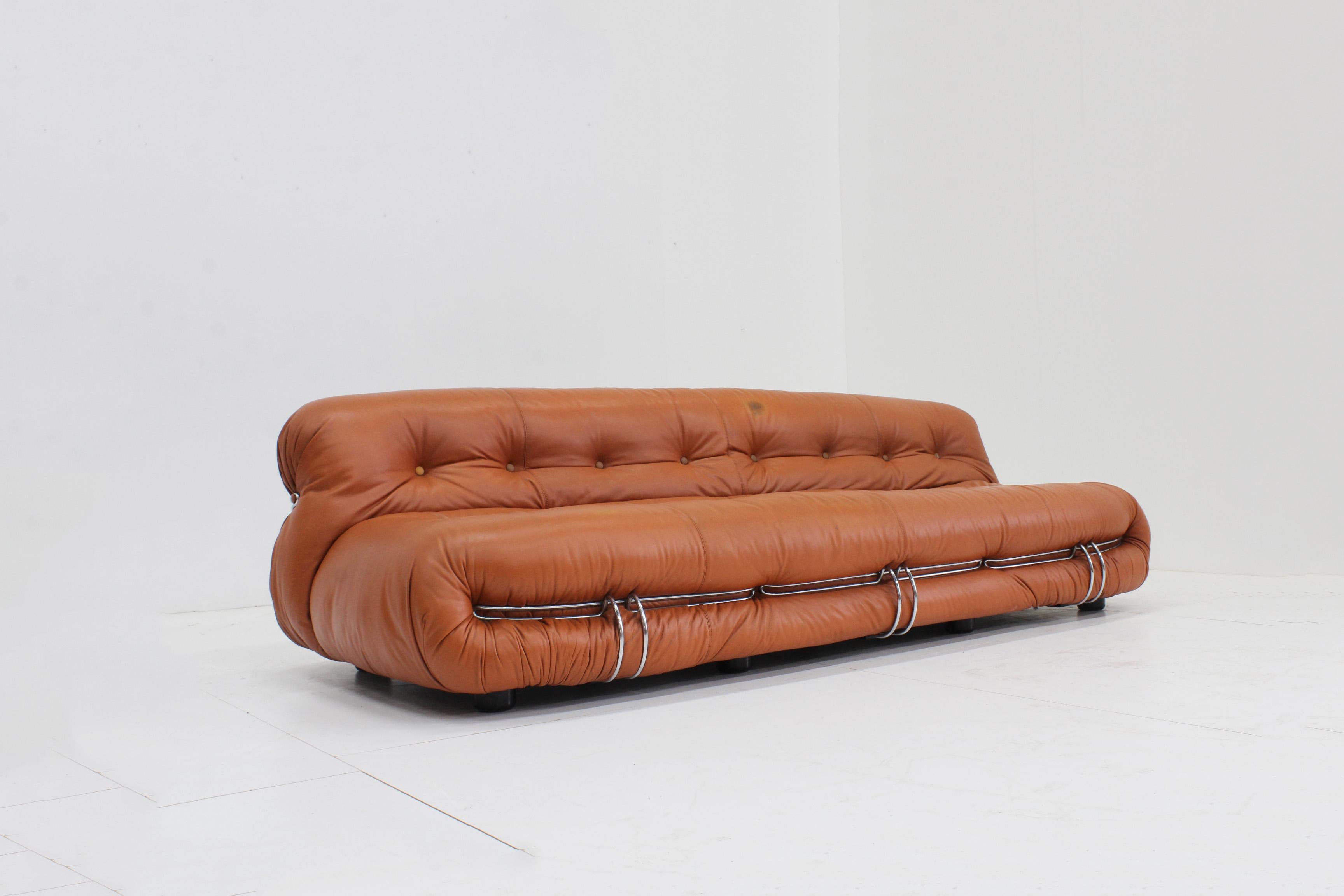 Soriana 4 seater sofa by Afra & Tobia Scarpa for Cassina in cognac leather For Sale 7