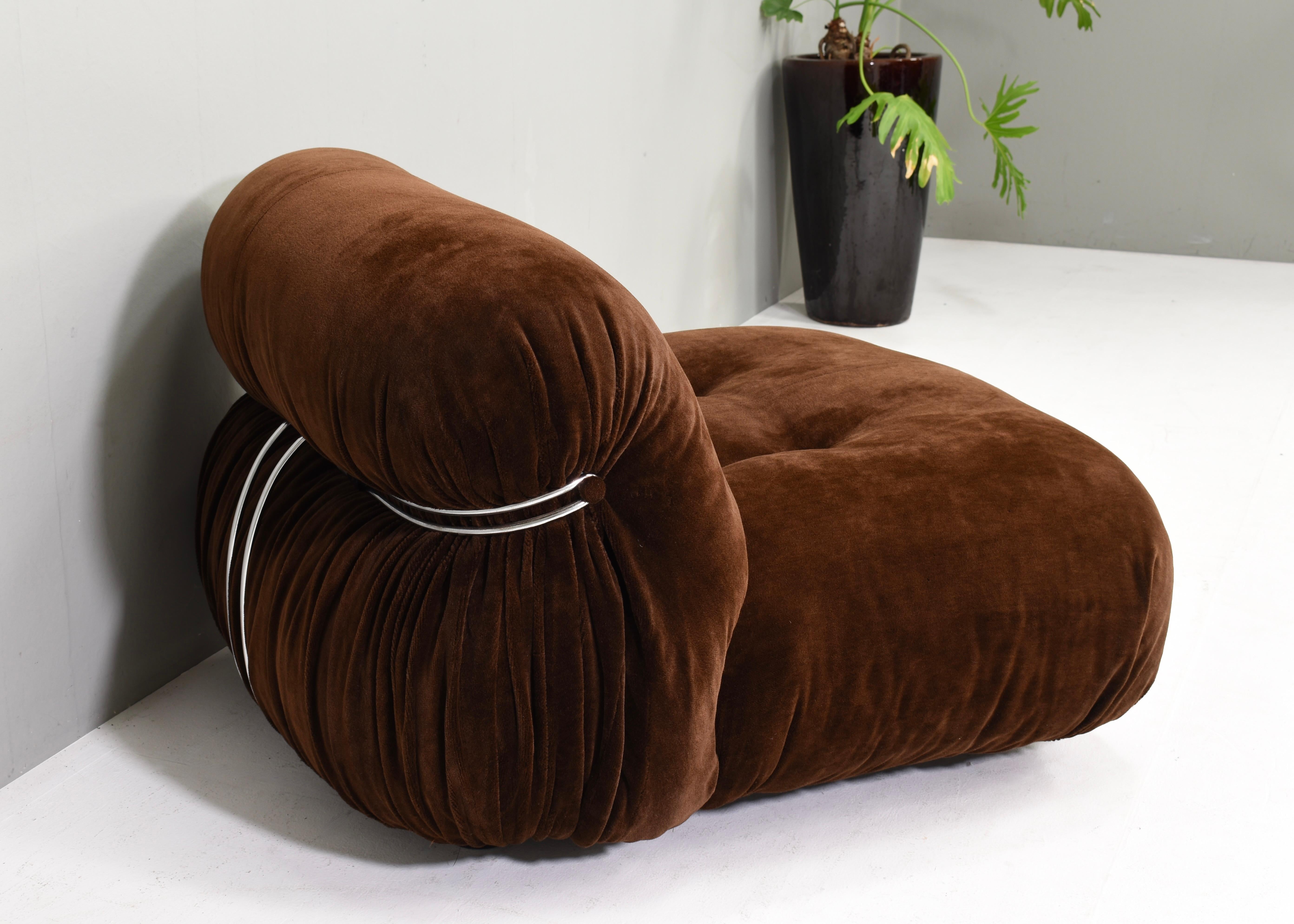 Silla Soriana de Scarpa en mohair original marrón chocolate - Cassina, años 60 en venta 4