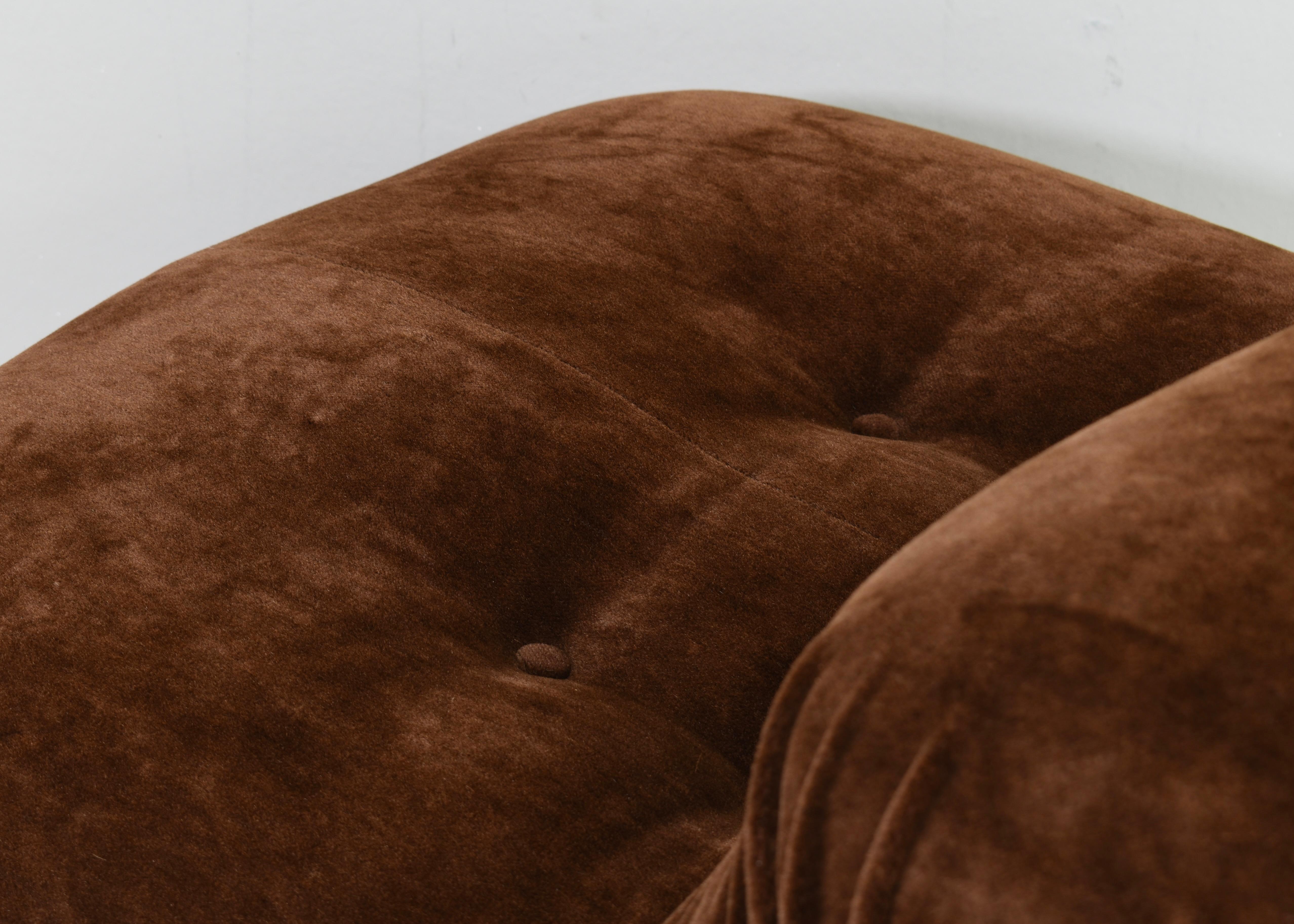Silla Soriana de Scarpa en mohair original marrón chocolate - Cassina, años 60 en venta 9