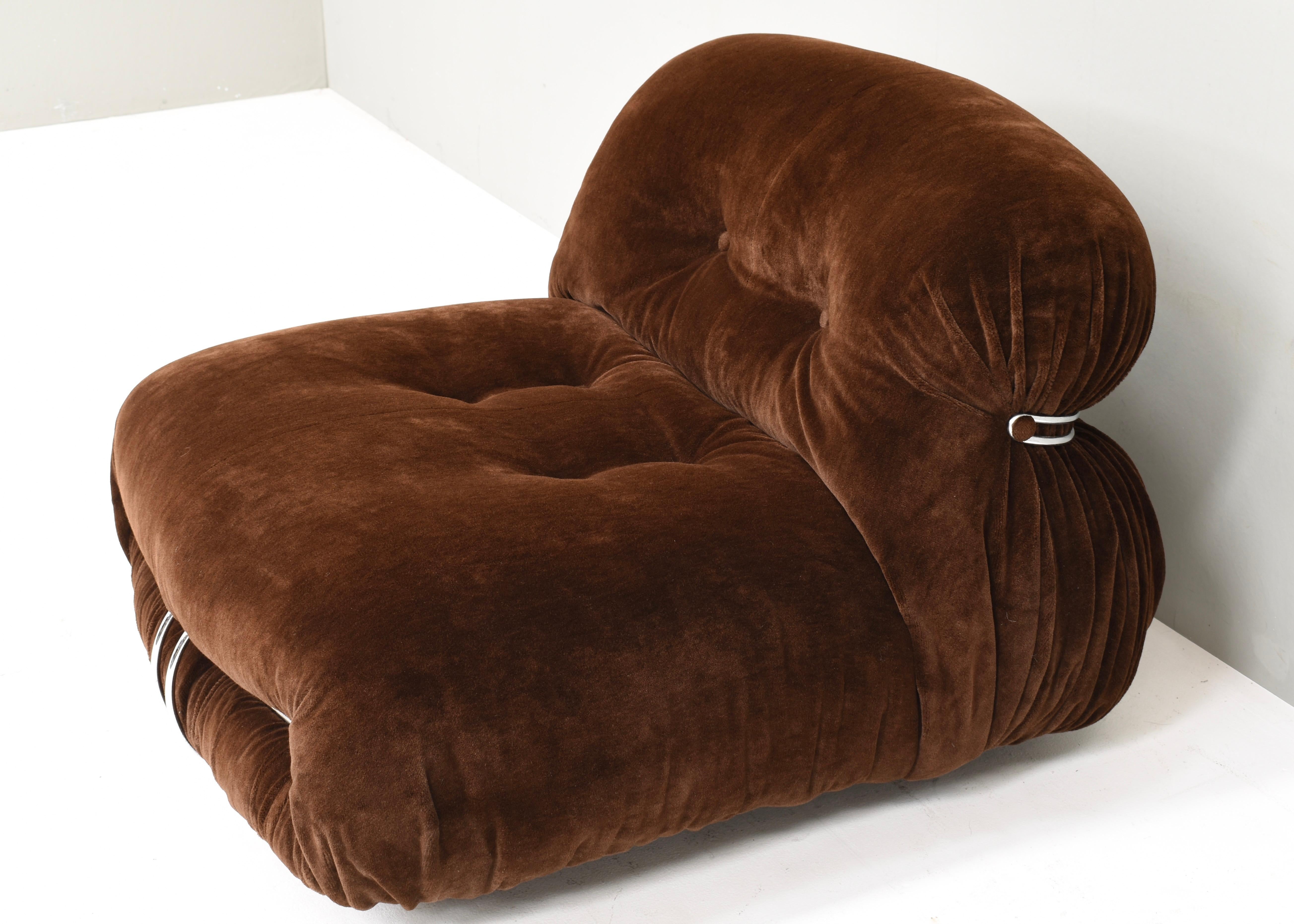 Silla Soriana de Scarpa en mohair original marrón chocolate - Cassina, años 60 Moderno de mediados de siglo en venta