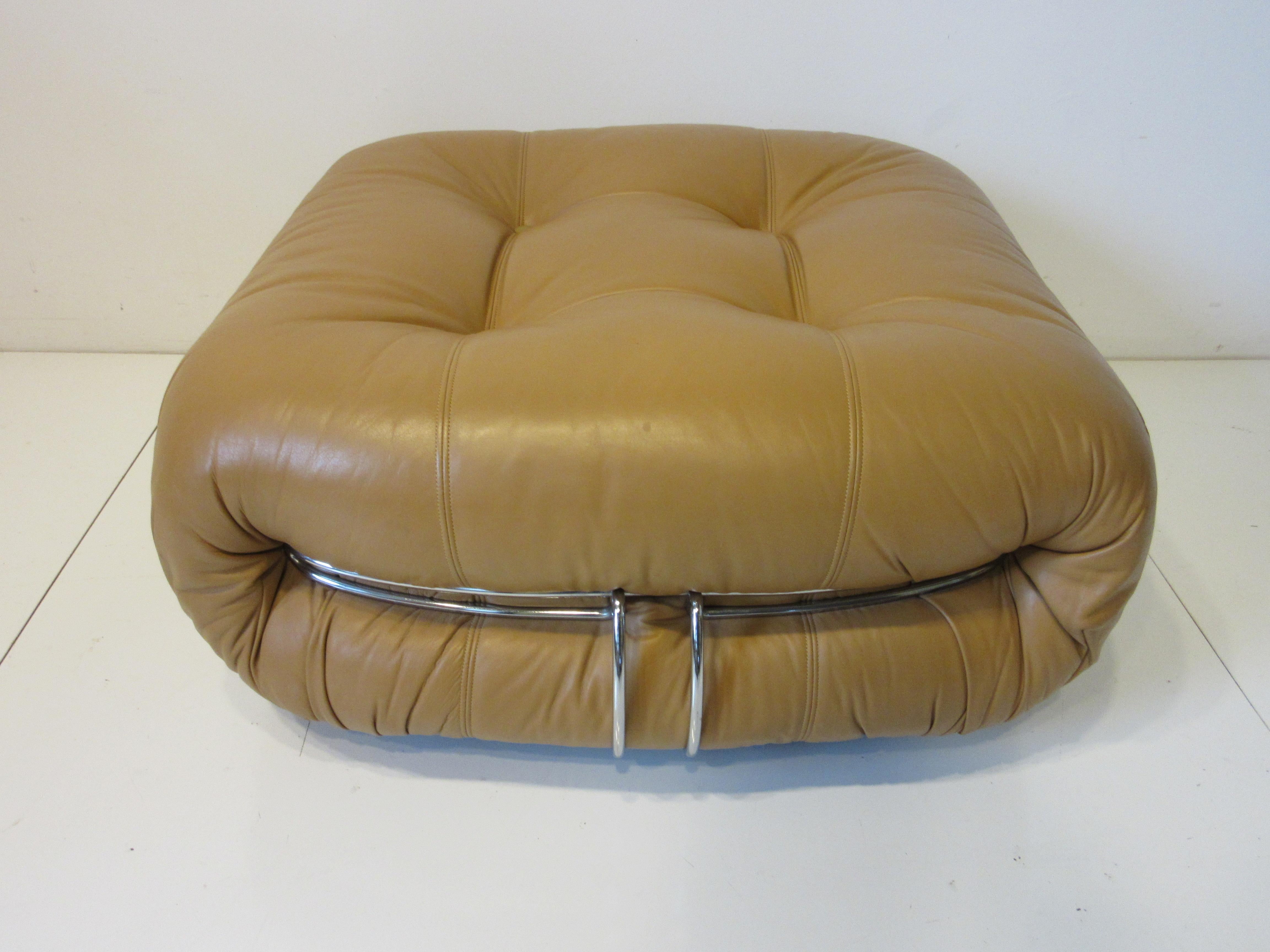 Soriana Leather Ottoman by Tobia Scarpa for Cassina For Sale 3