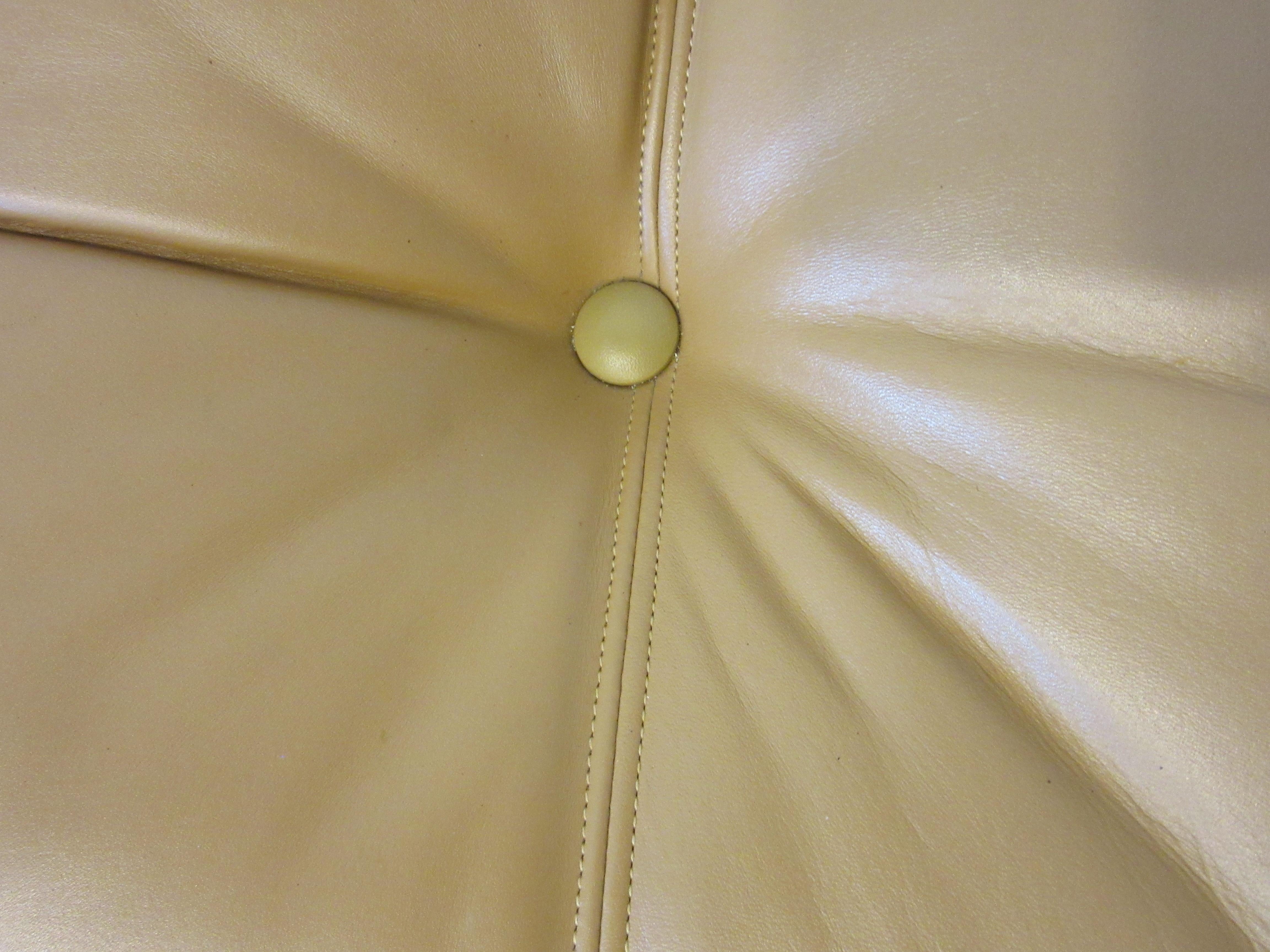 20th Century Soriana Leather Ottoman by Tobia Scarpa for Cassina For Sale