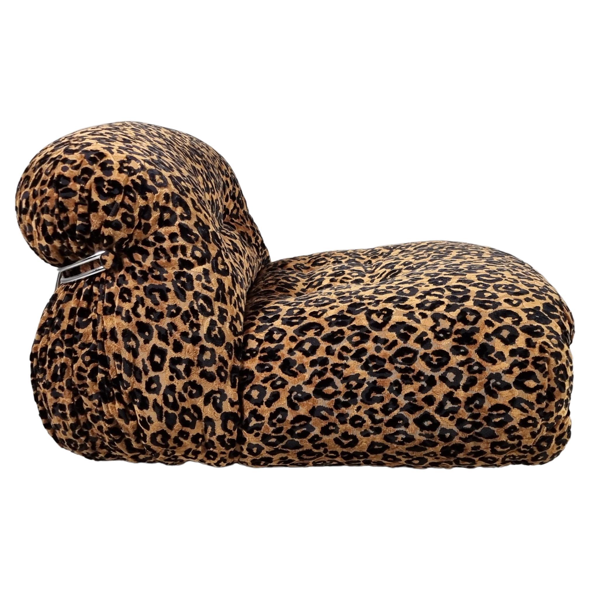 Soriana chair by Afra & Tobia Scarpa for Cassina, Italy, 1970. Reupholstered in this amazing leopard structured velvet fabric by Temperley London. It fits so well with the characteristic round and bulky shape of the chair.

The concept behind the