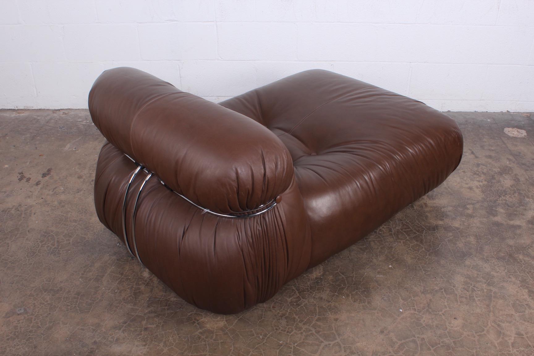 A Soriana chaise lounge in leather. Designed by Tobia and Afra Scarpa for Cassina.
 